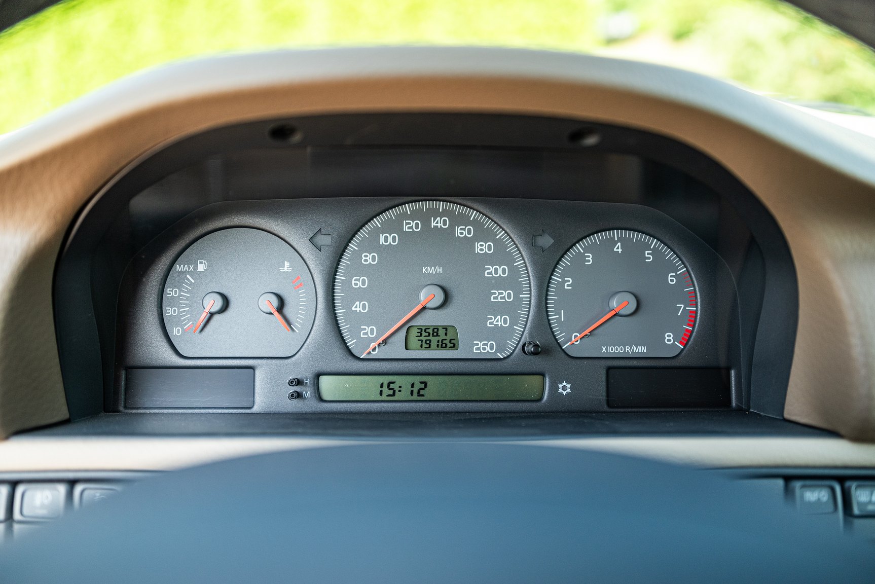 Interior image of 2000 Volvo V70 XC 2.4 T AWD 