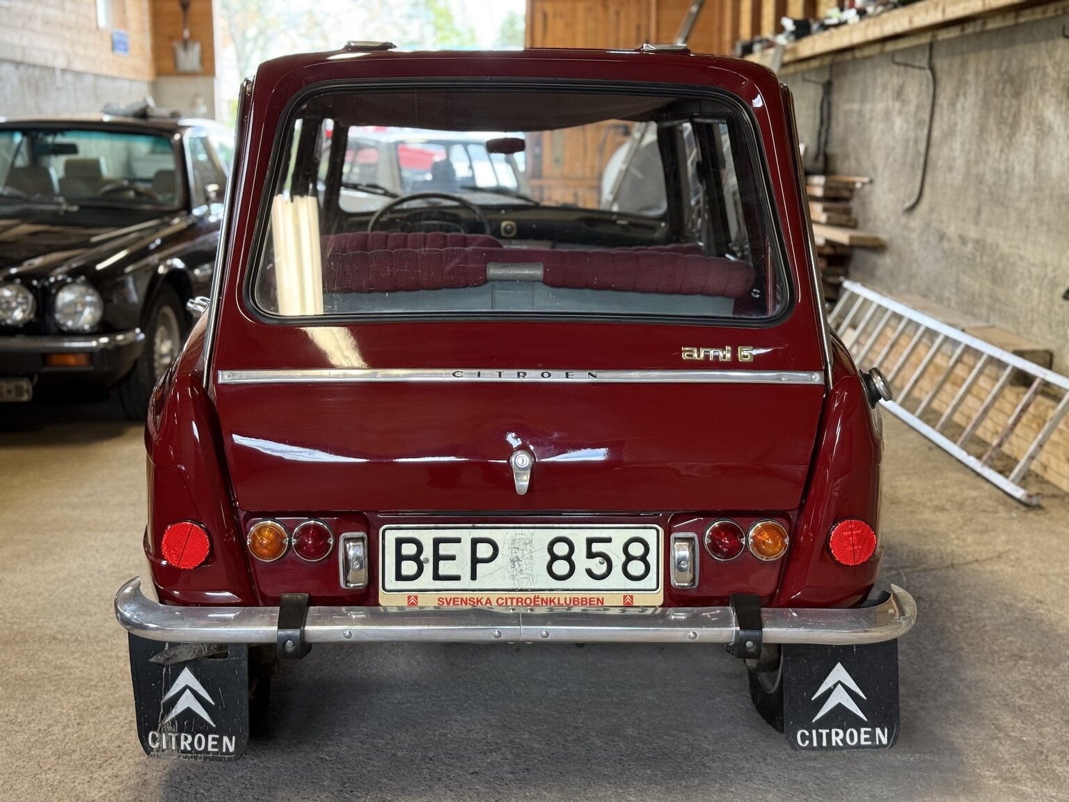 Exterior image of 1967 Citroën Ami 6 Weekend
