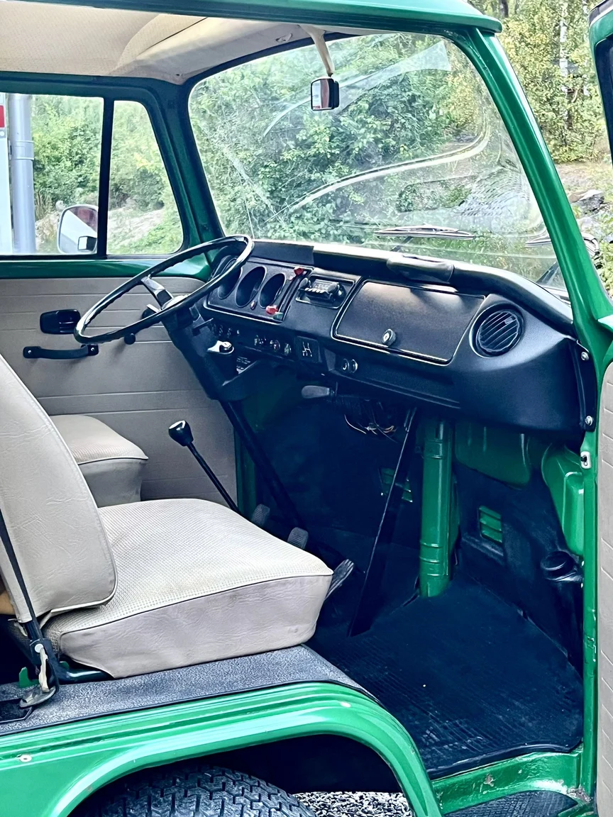 Innenraumfoto von 1974 Volkswagen Transporter T2 (20)