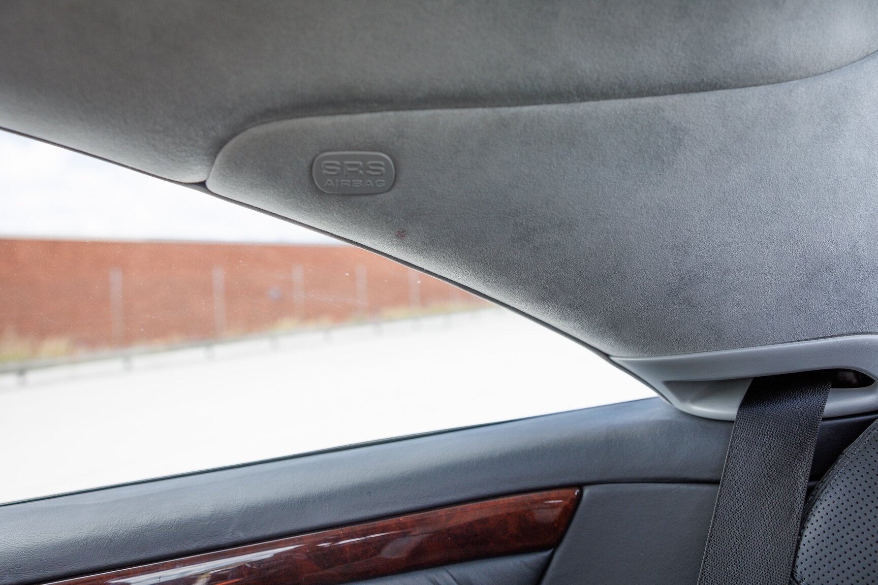 Interior image of 2000 Mercedes-Benz CL600