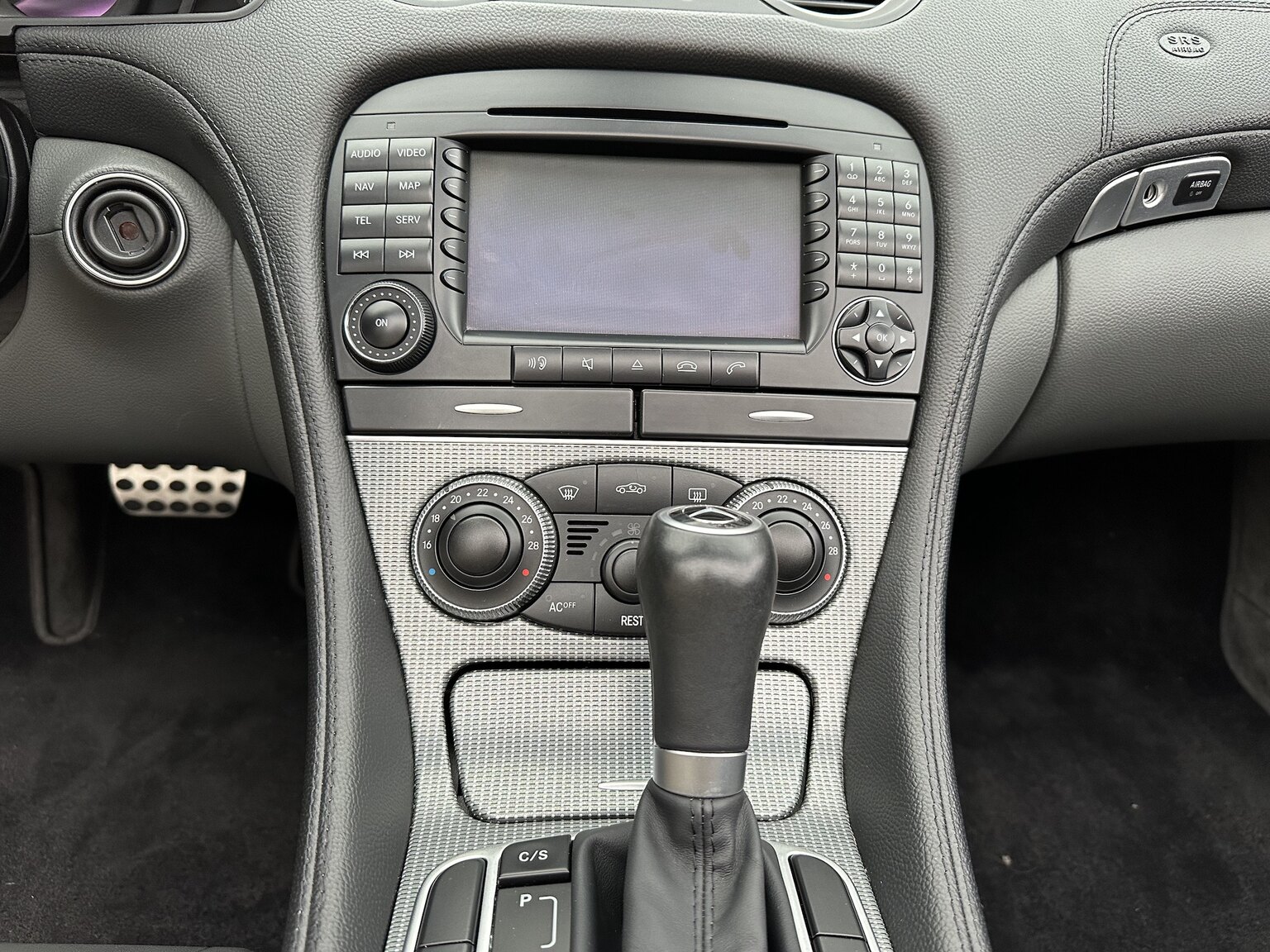 Interior image of 2005 Mercedes-Benz SL 350