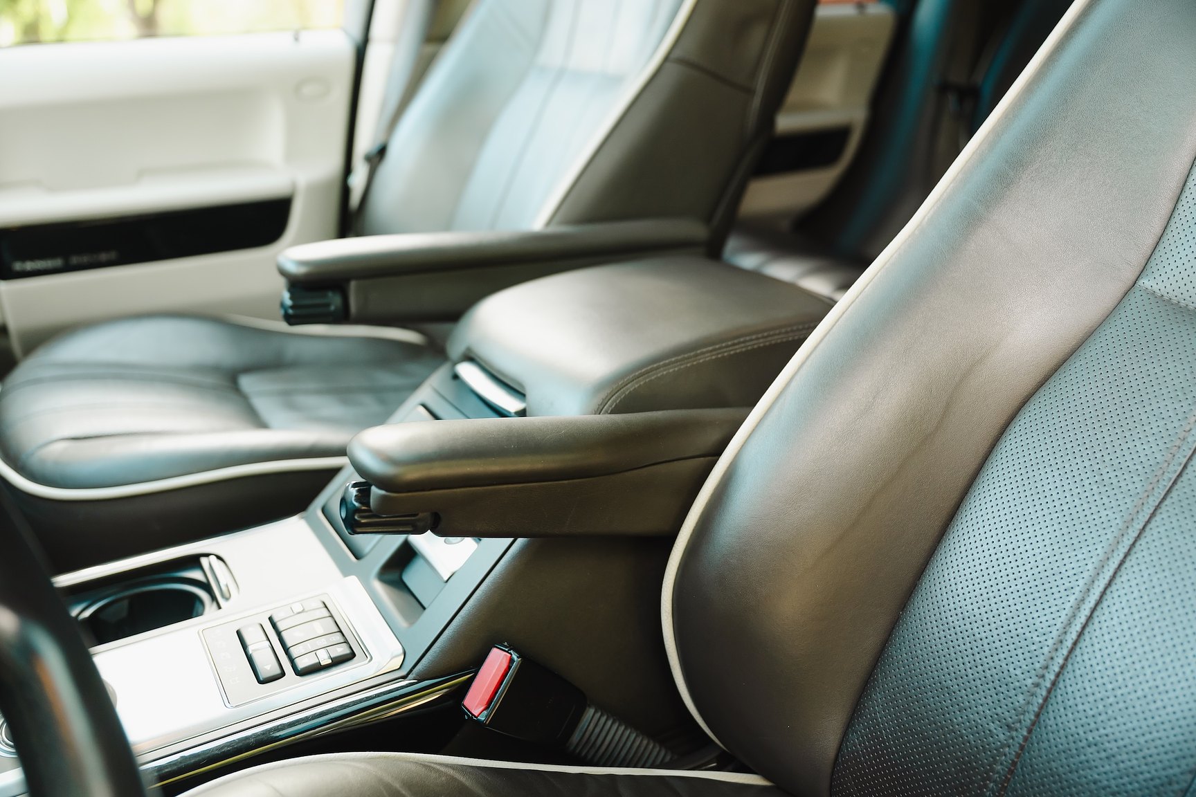 Interior image of 2012 Range Rover 4.4 TDV8 Westminster 
