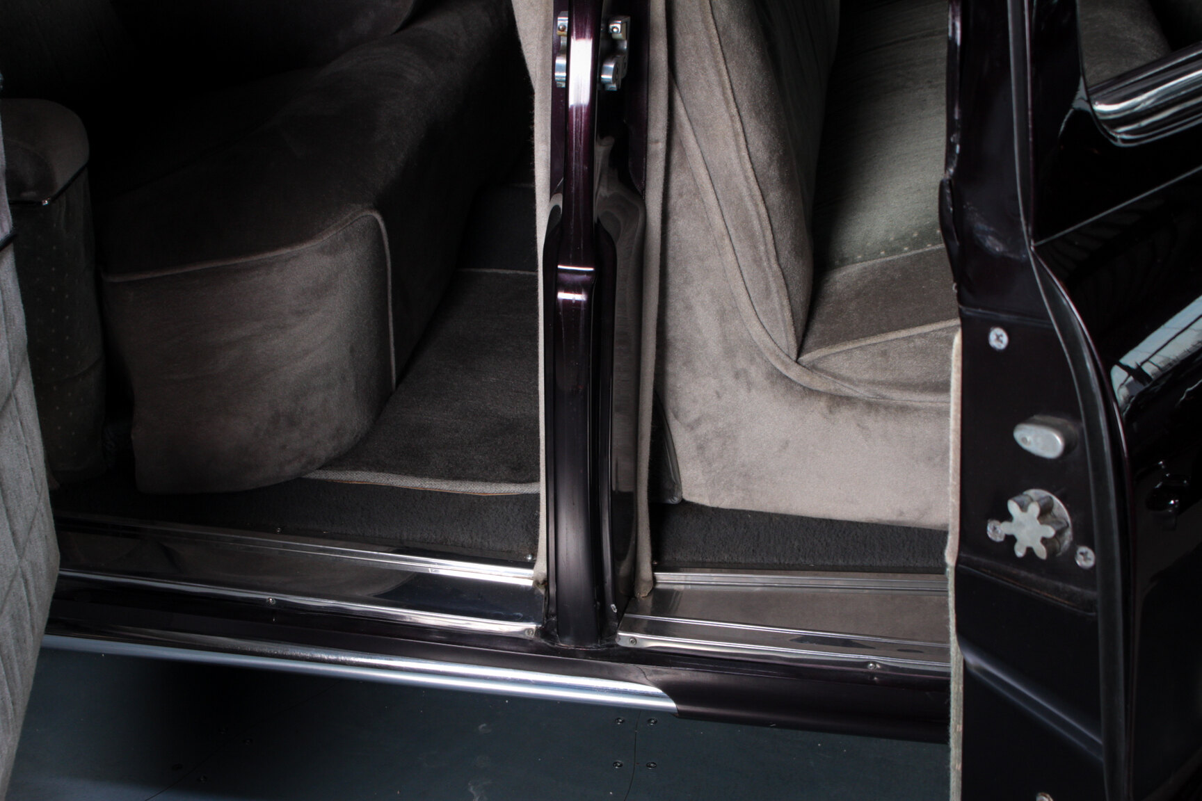 Interior image of 1951 Lincoln Cosmopolitan 