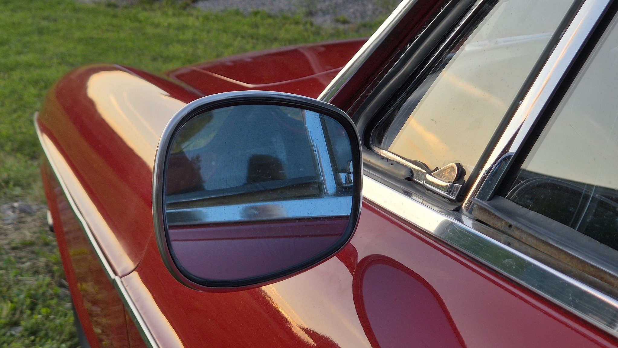 Exteriörbild på 1968 Volvo P1800S