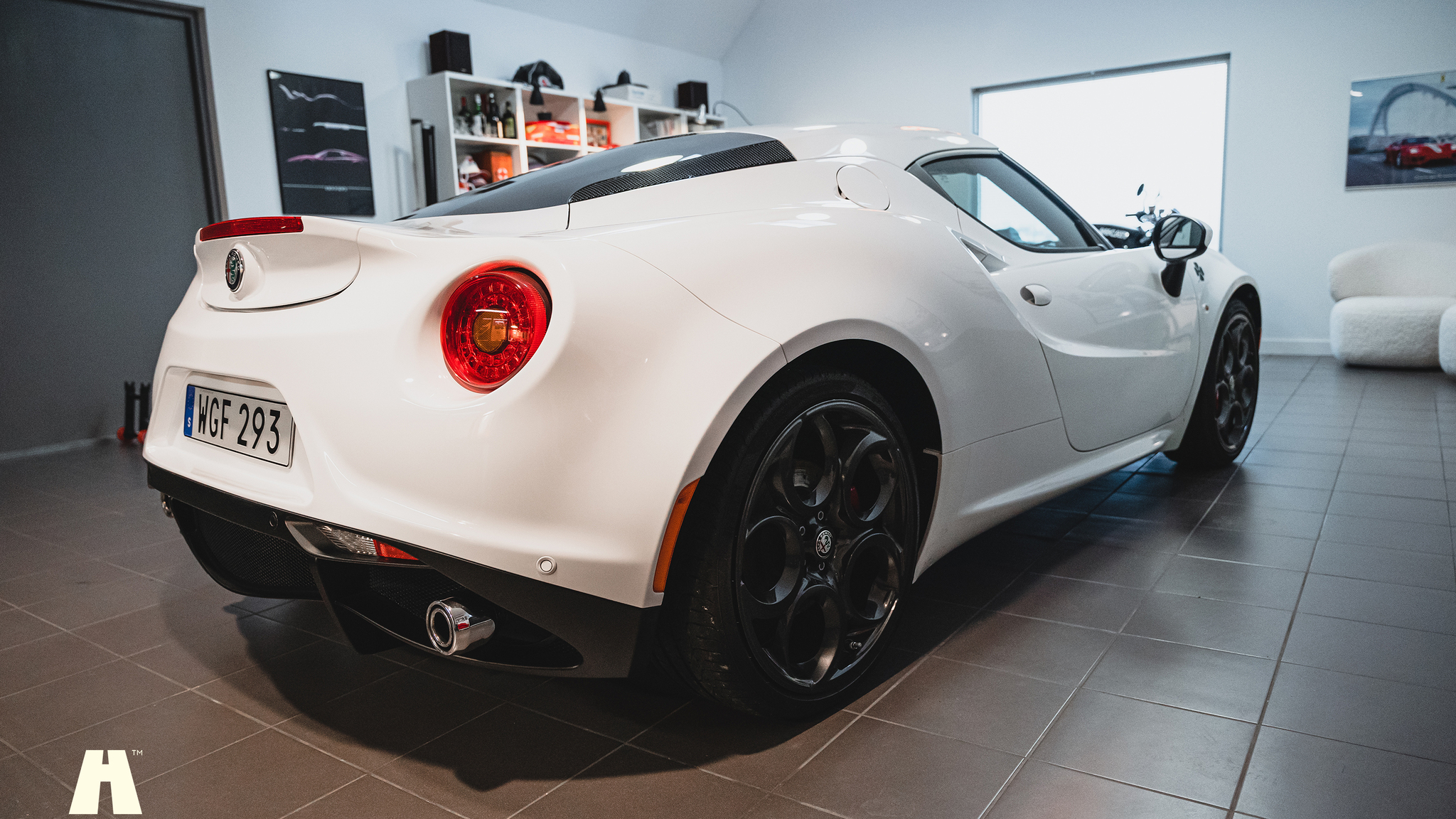 Exterior image of 2016 Alfa Romeo 4C (18)
