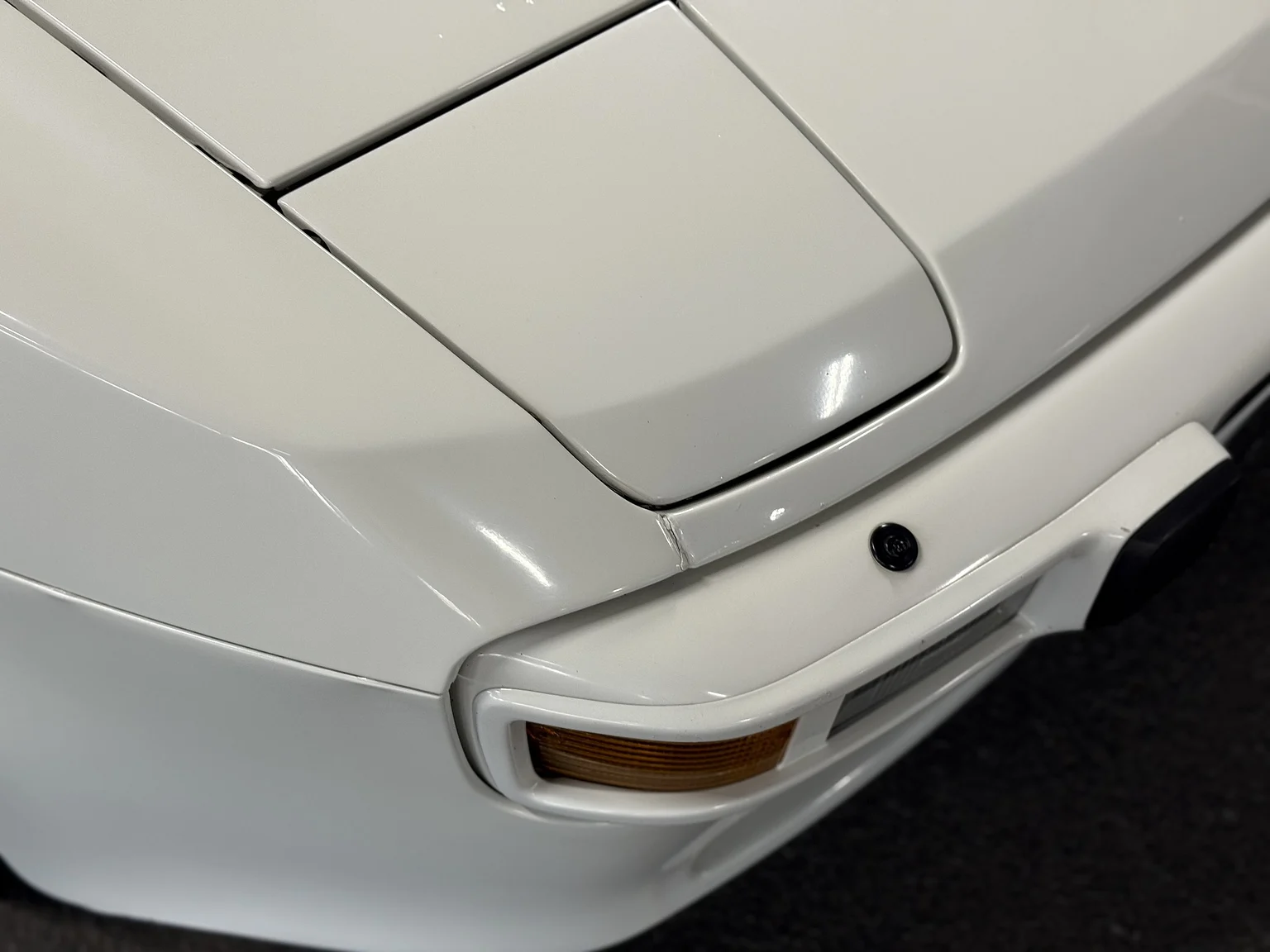 Exteriörbild på 1984 PORSCHE 944 Targa (40)