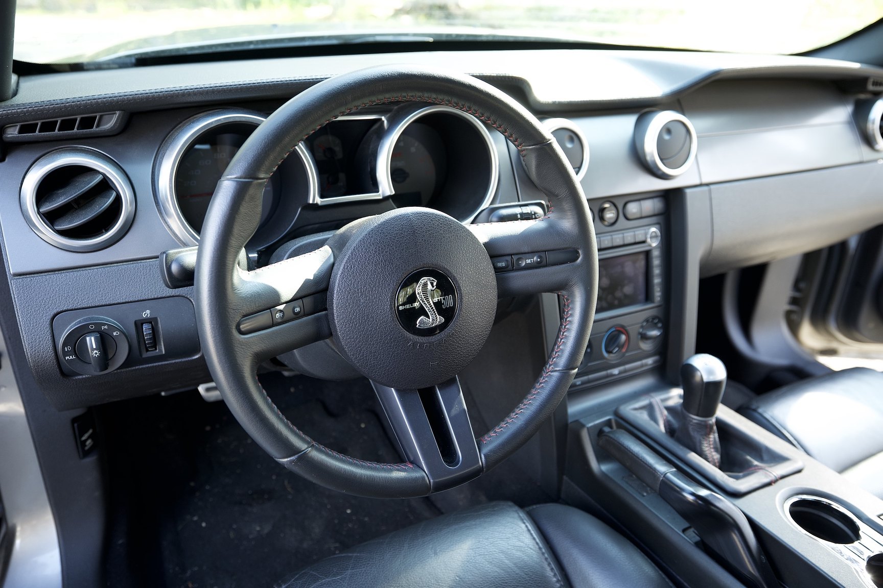 Interior image of 2008 Ford Mustang Shelby GT500 Convertible Manuell