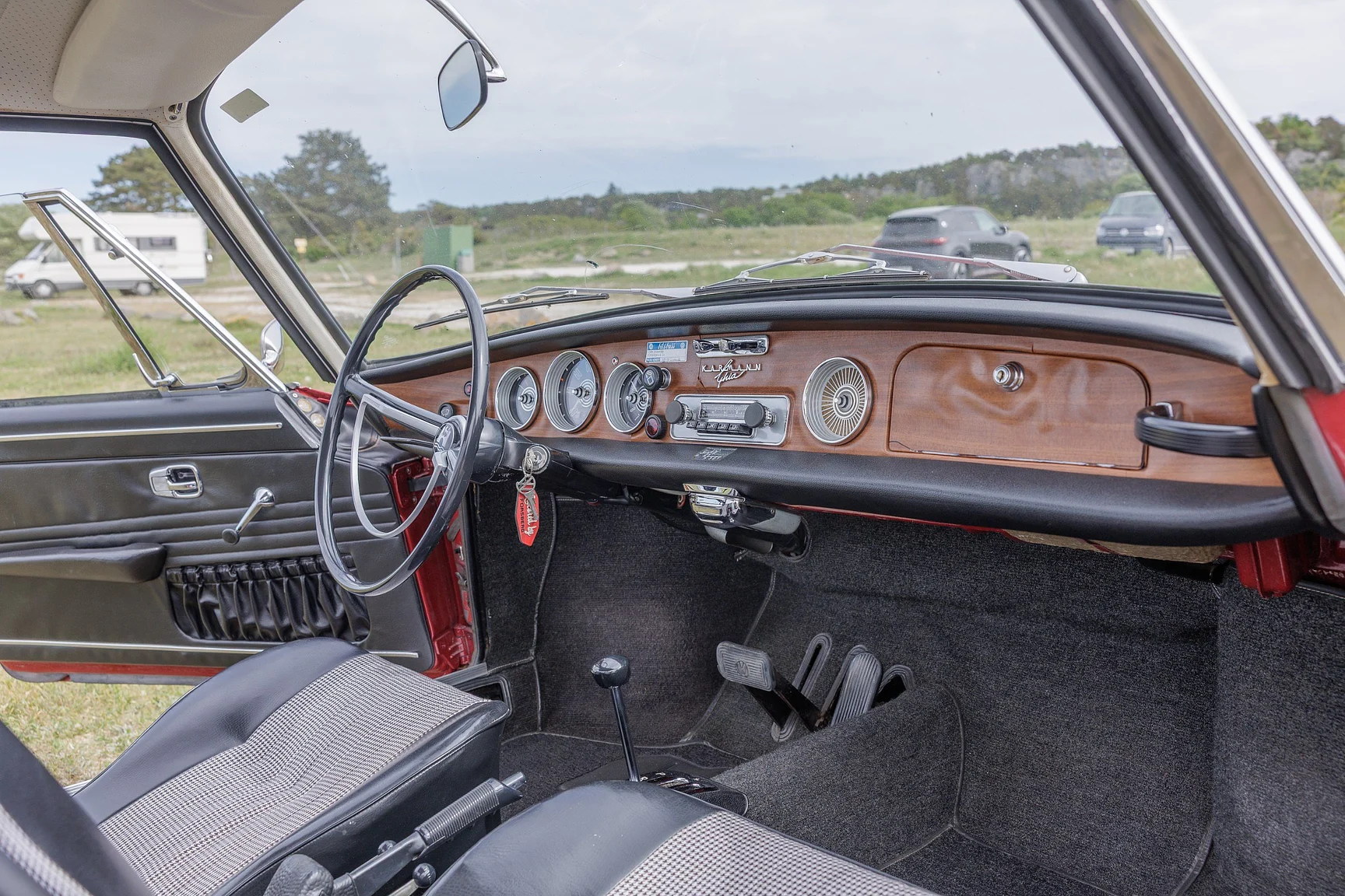 Innenraumfoto von 1968 Volkswagen Typ 34 1600 L Karmann-Ghia (13)
