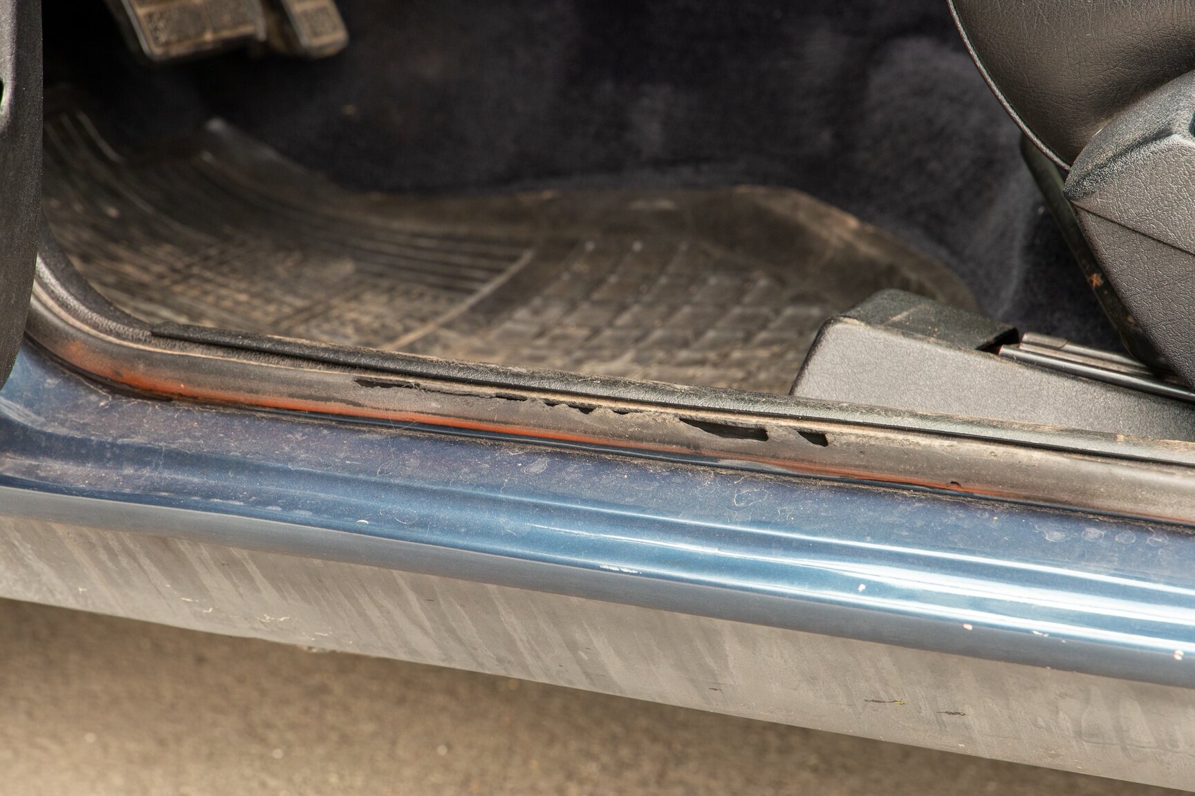 Interior image of 1990 Volvo 745 Turbo (38)