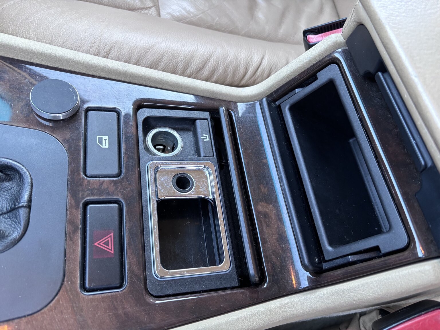 Interior image of 1996 BMW 728iA