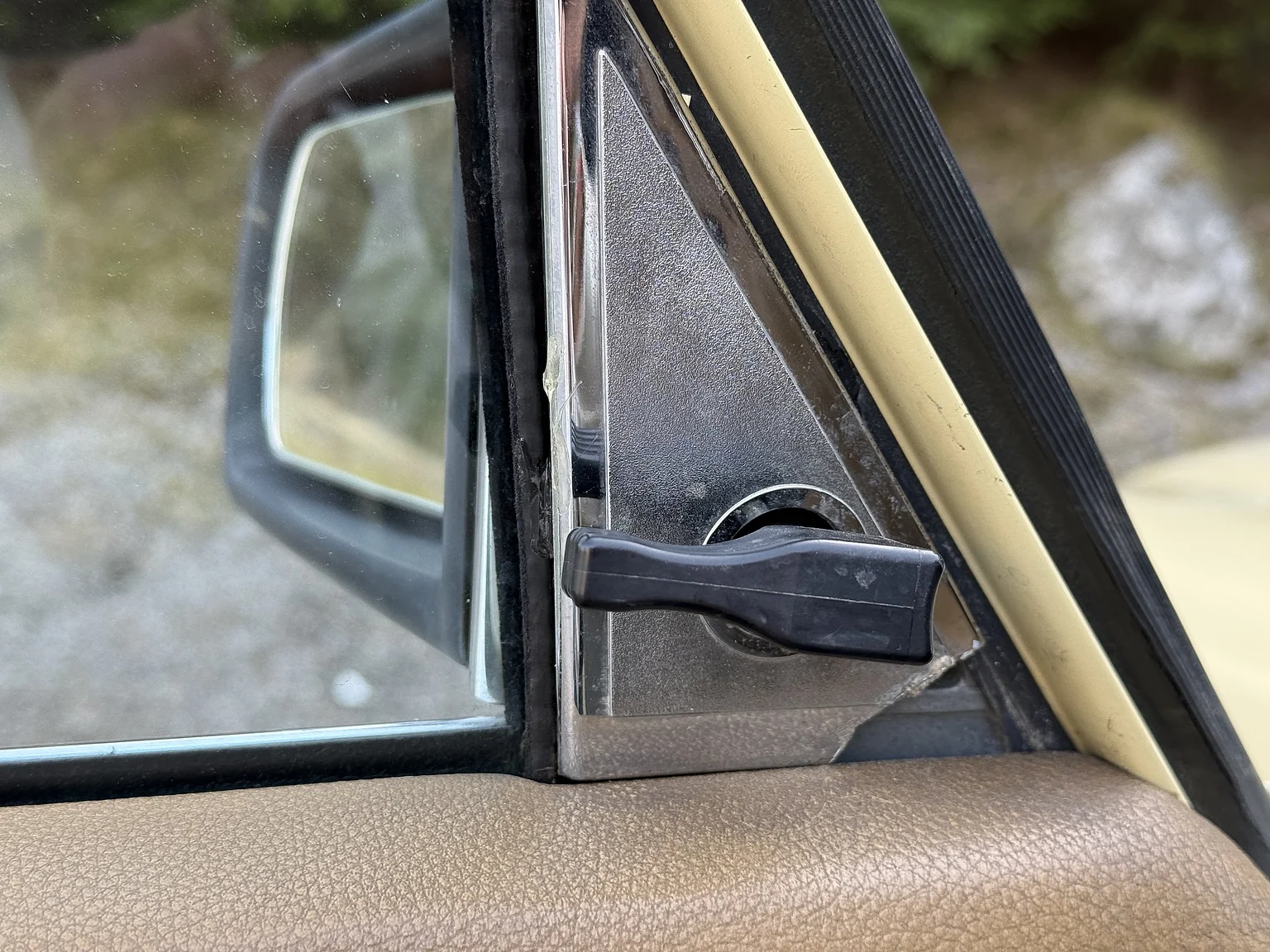Innenraumfoto von 1974 Mercedes-Benz 230 Automatic (32)