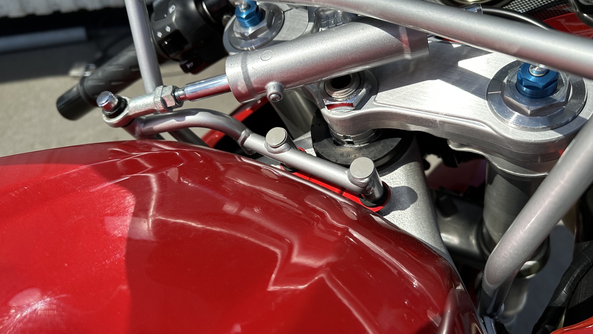 Exteriörbild på 1999 Suzuki TL1000S