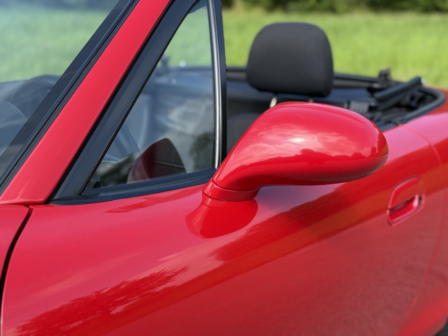 Exterior image of 1999 Mazda MX-5