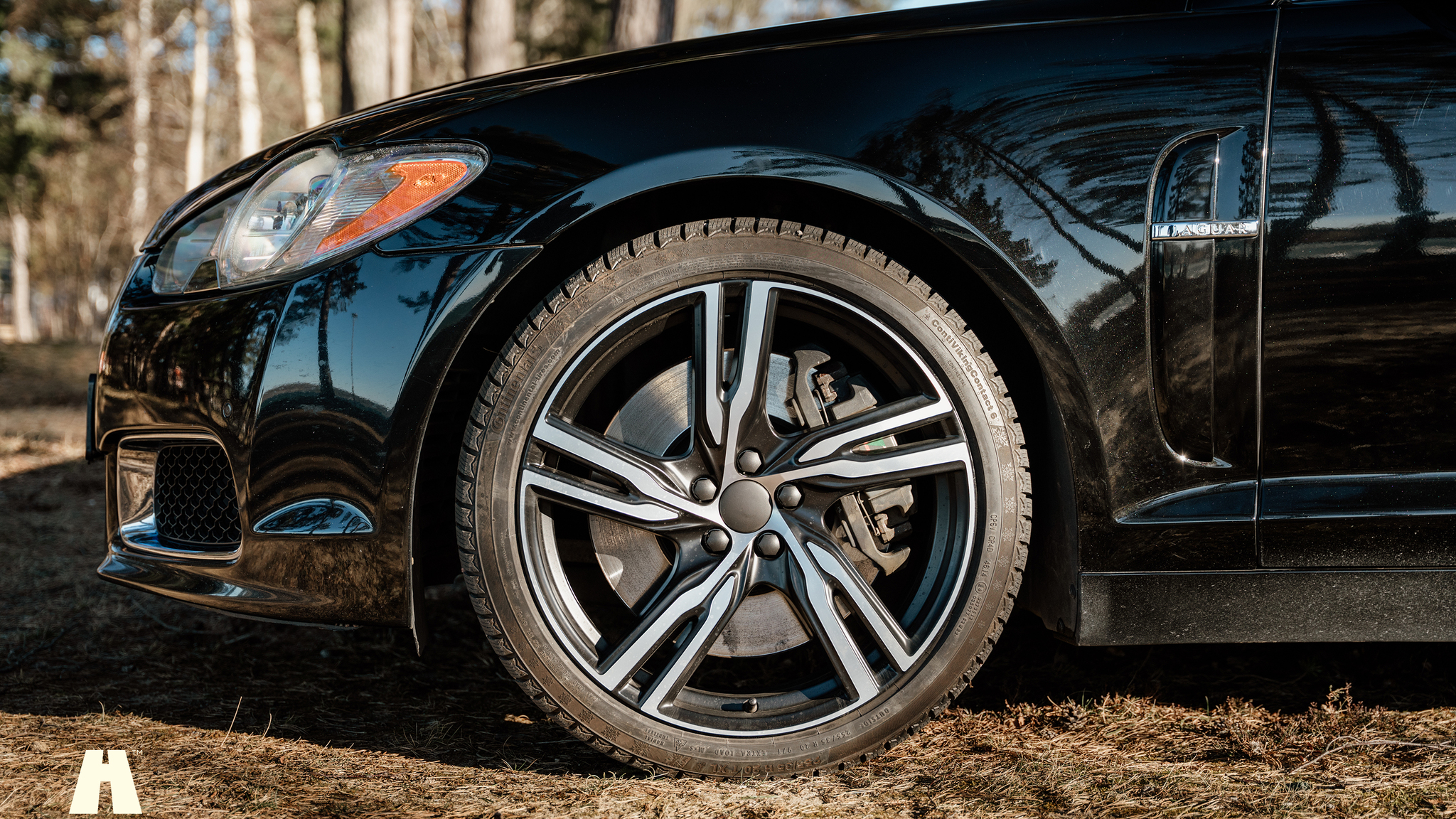 Exterior image of 2010 Jaguar XFR (9)