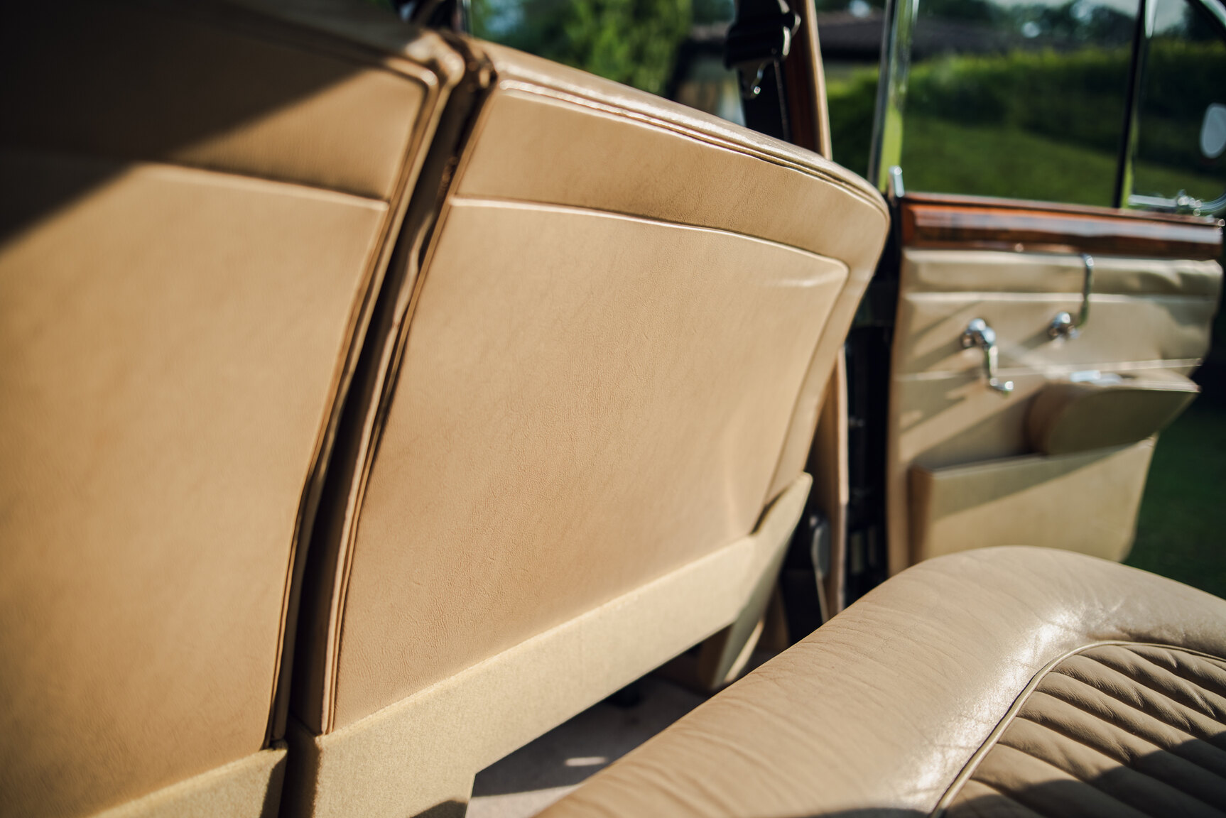 Interior image of 1965 Daimler 250 V8