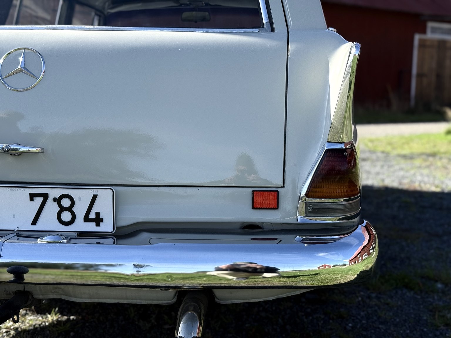 Exteriörbild på 1967 Mercedes-Benz 200D Safari