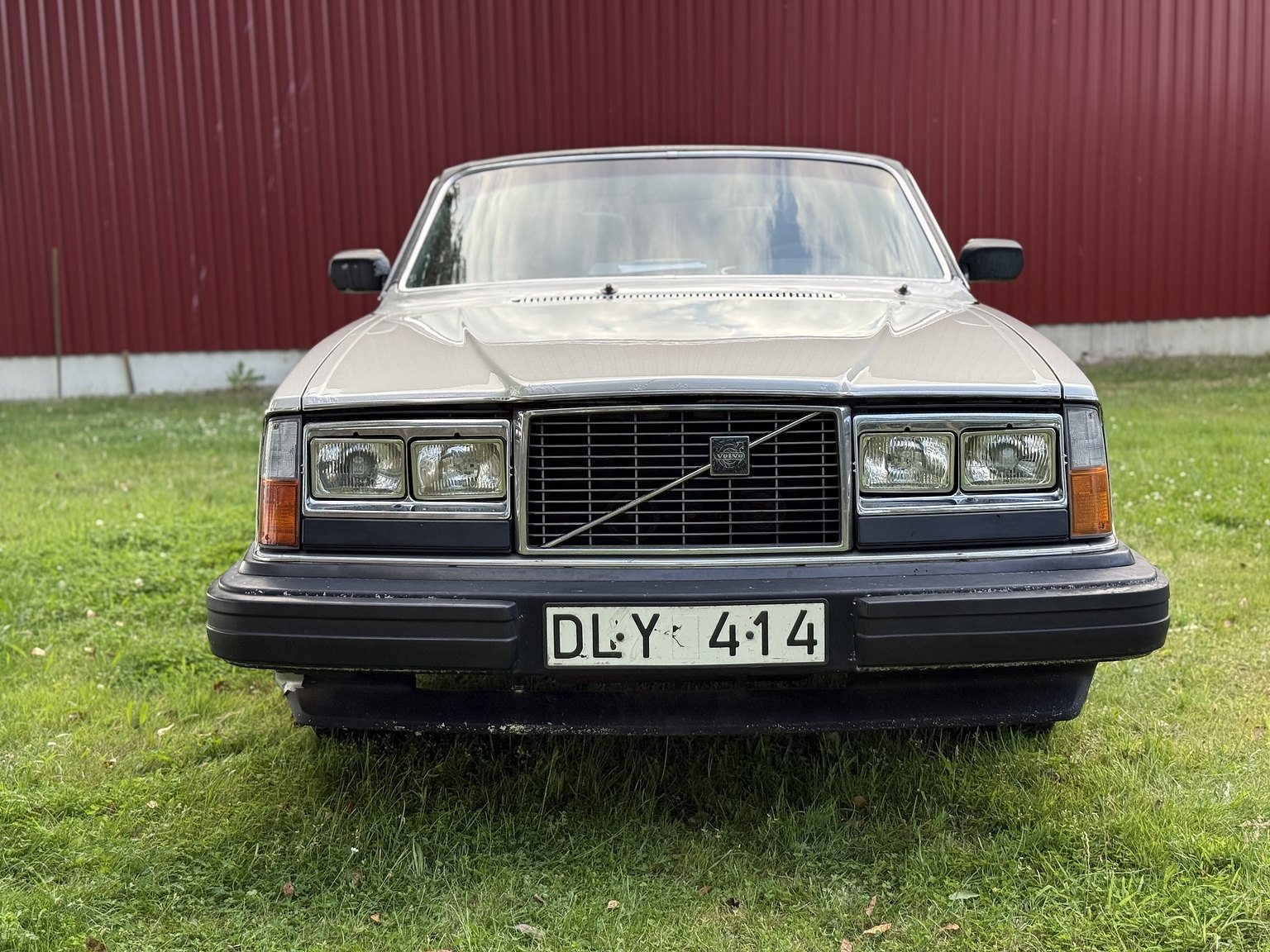 Exteriörbild på 1979 Volvo 262 C 2.8 V6 Automatisk