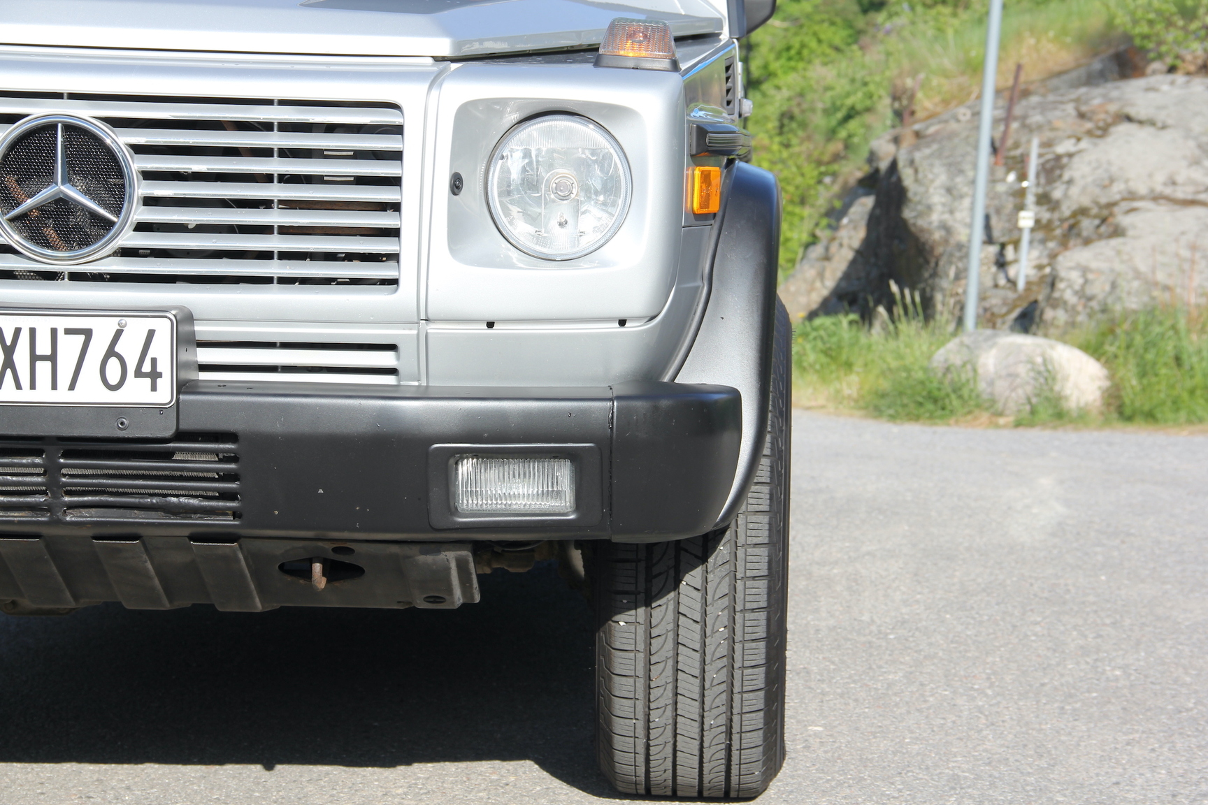 Exterior image of 2002 Mercedes-Benz G 500 (18)