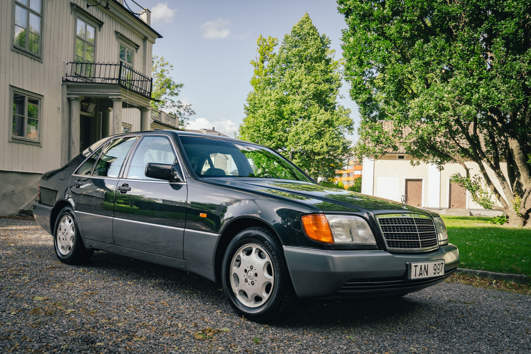 Exterior image of 1992 Mercedes-Benz 500 SE (2)