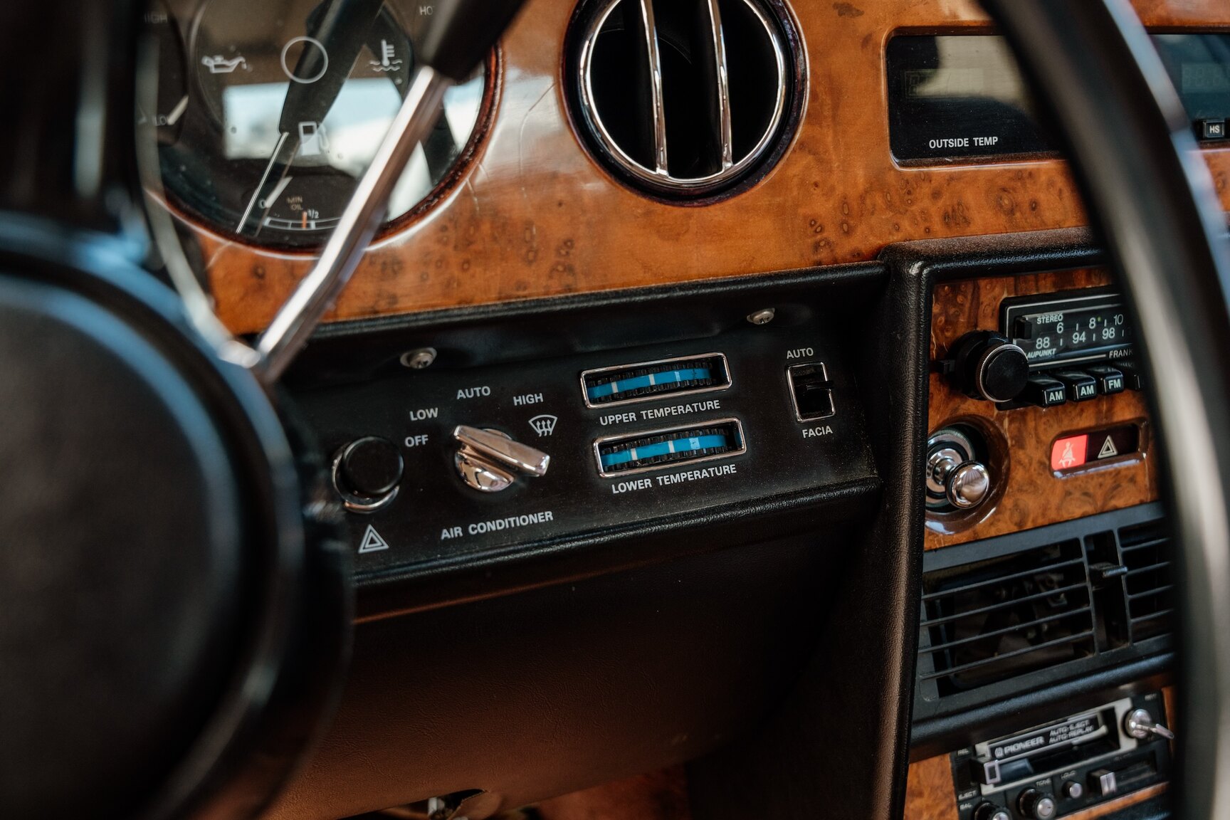 Interior image of 1982 Rolls Royce Silver Spirit