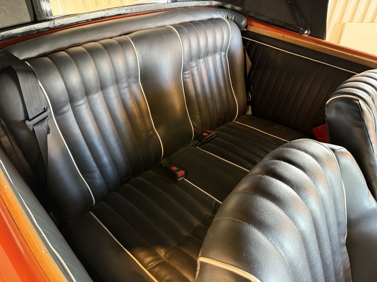 Innenraumfoto von 2012 Hot Rod T