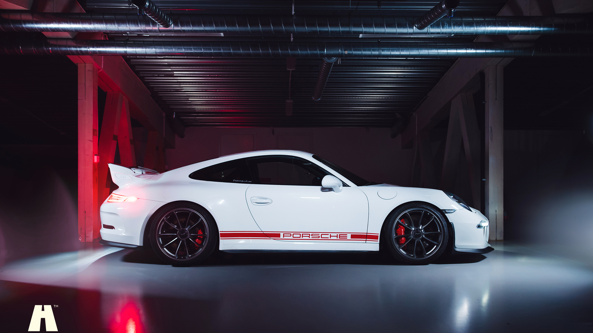 Exterior image of 2015 Porsche 991 GT3 2015