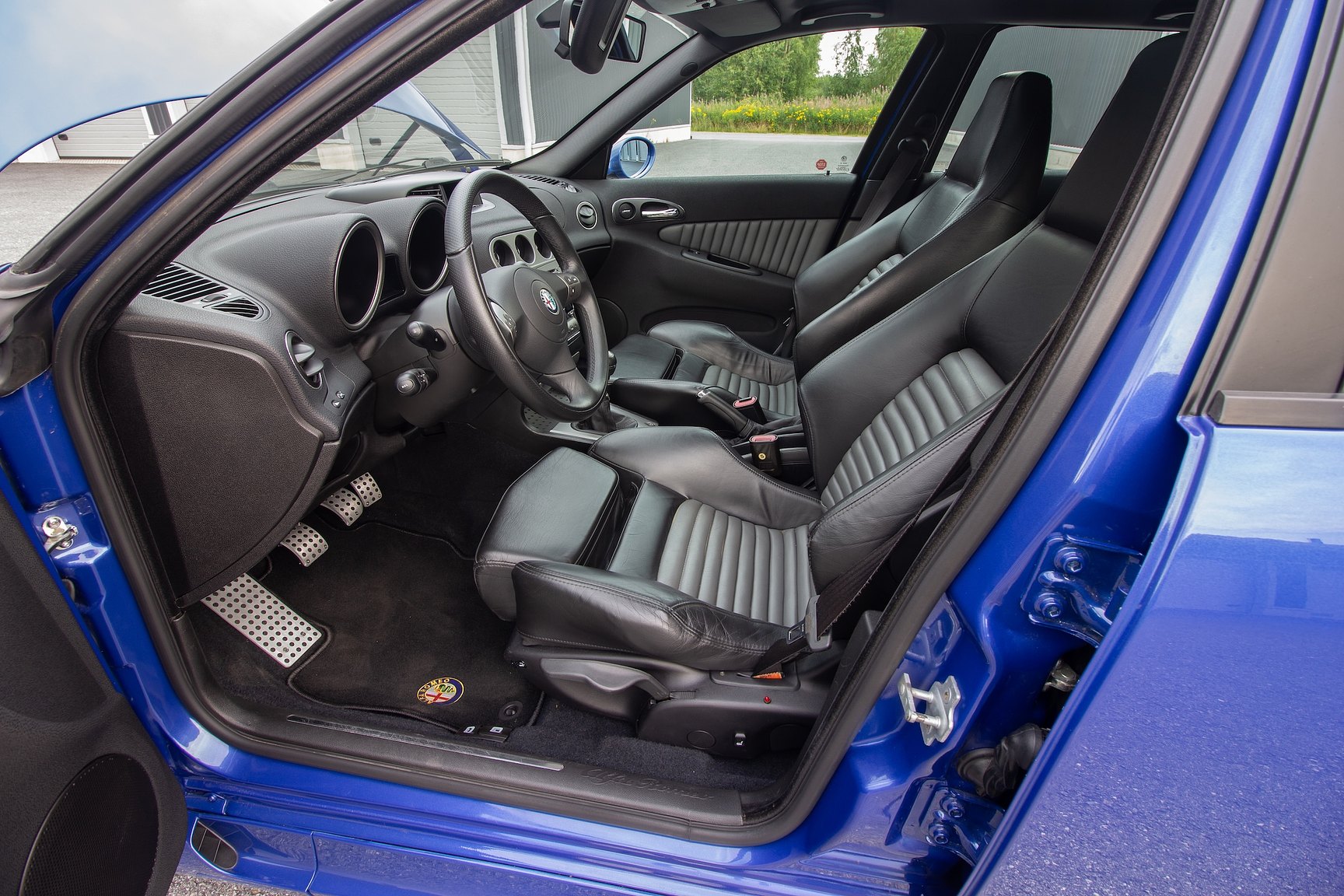 Interior image of 2004 Alfa Romeo 156 GTA