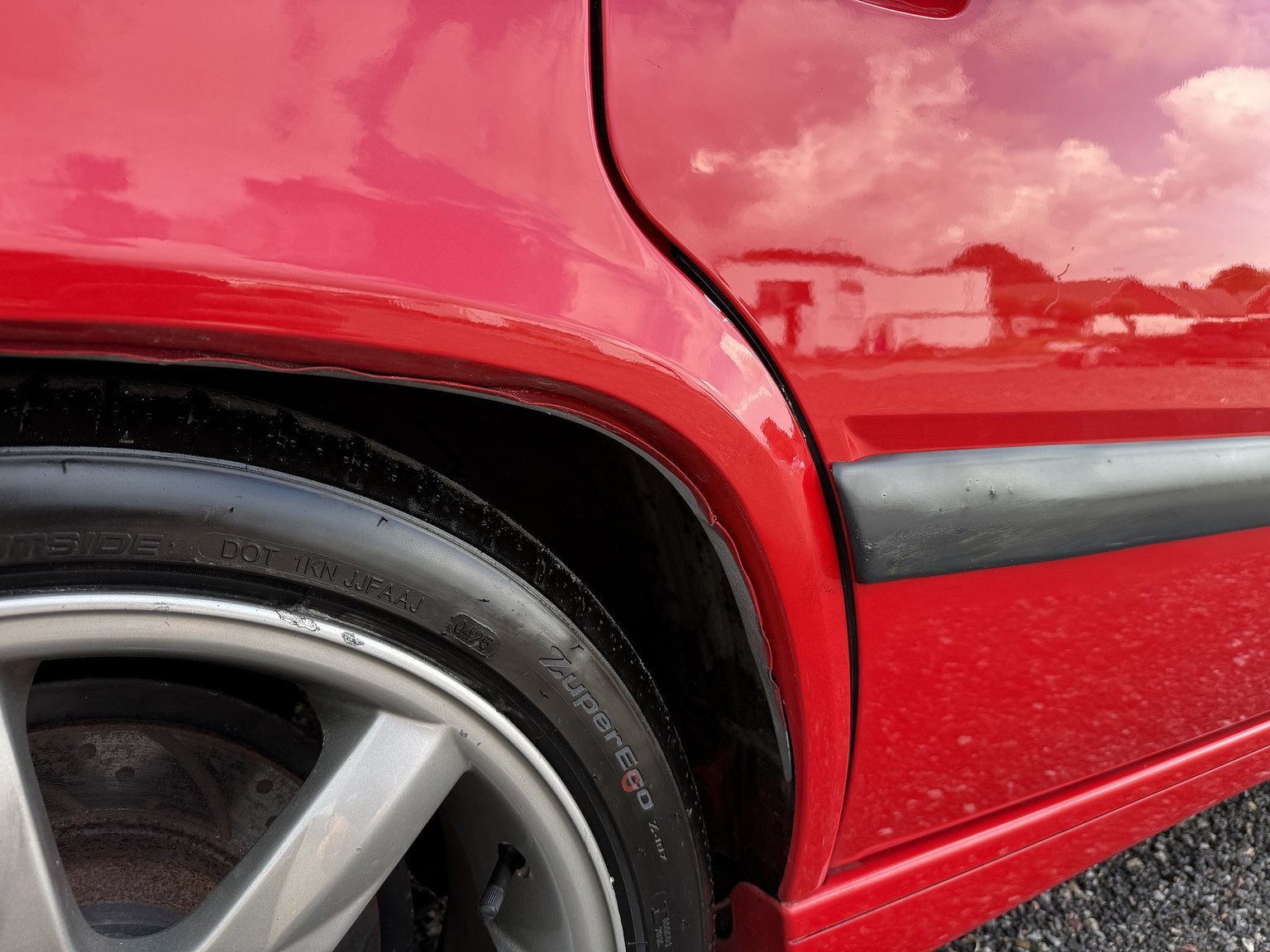 Exterior image of 1996 Volvo 850 R "T-Röd"