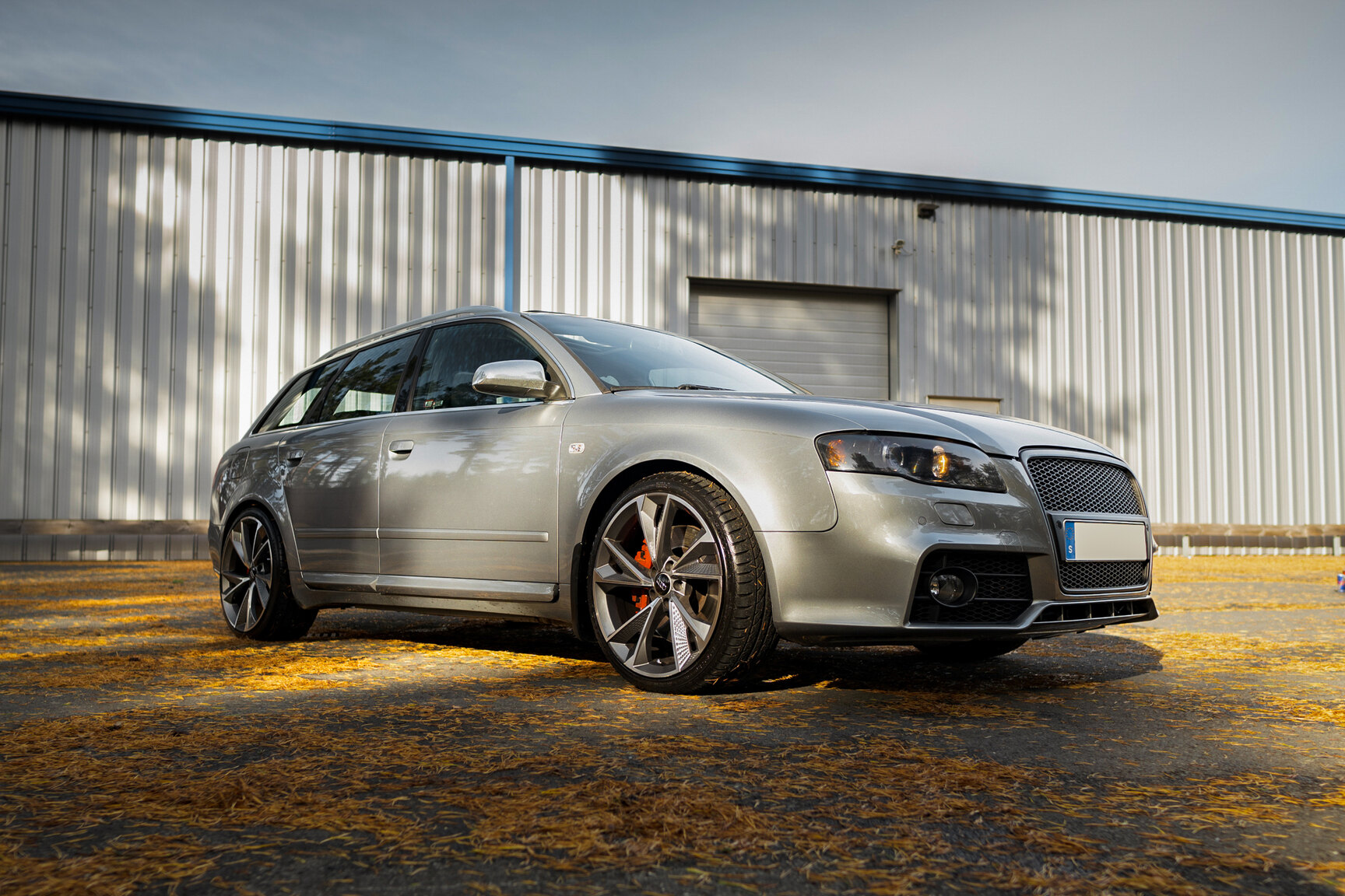 Exterior image of 2005 Audi S4 Avant (24)