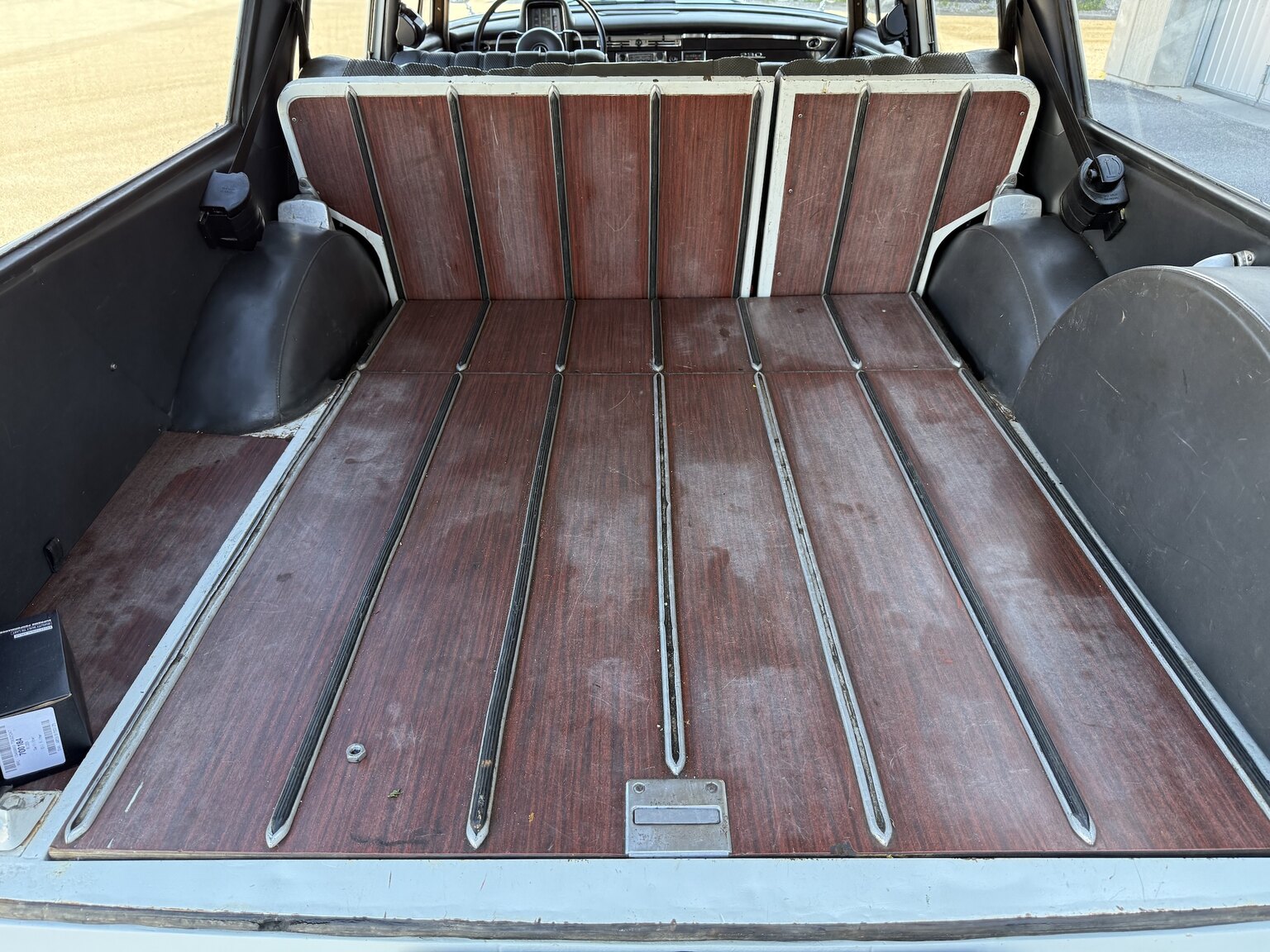 Interior image of 1967 Mercedes-Benz 230 Safari