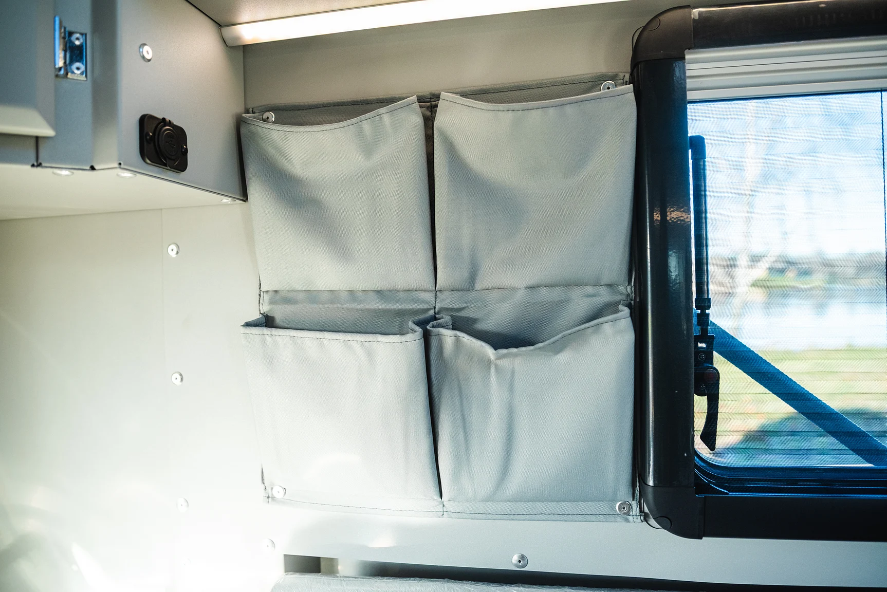 Interior image of 2025 Northea Trailer Expedition Crawler 458i Offgrid-Camper (29)