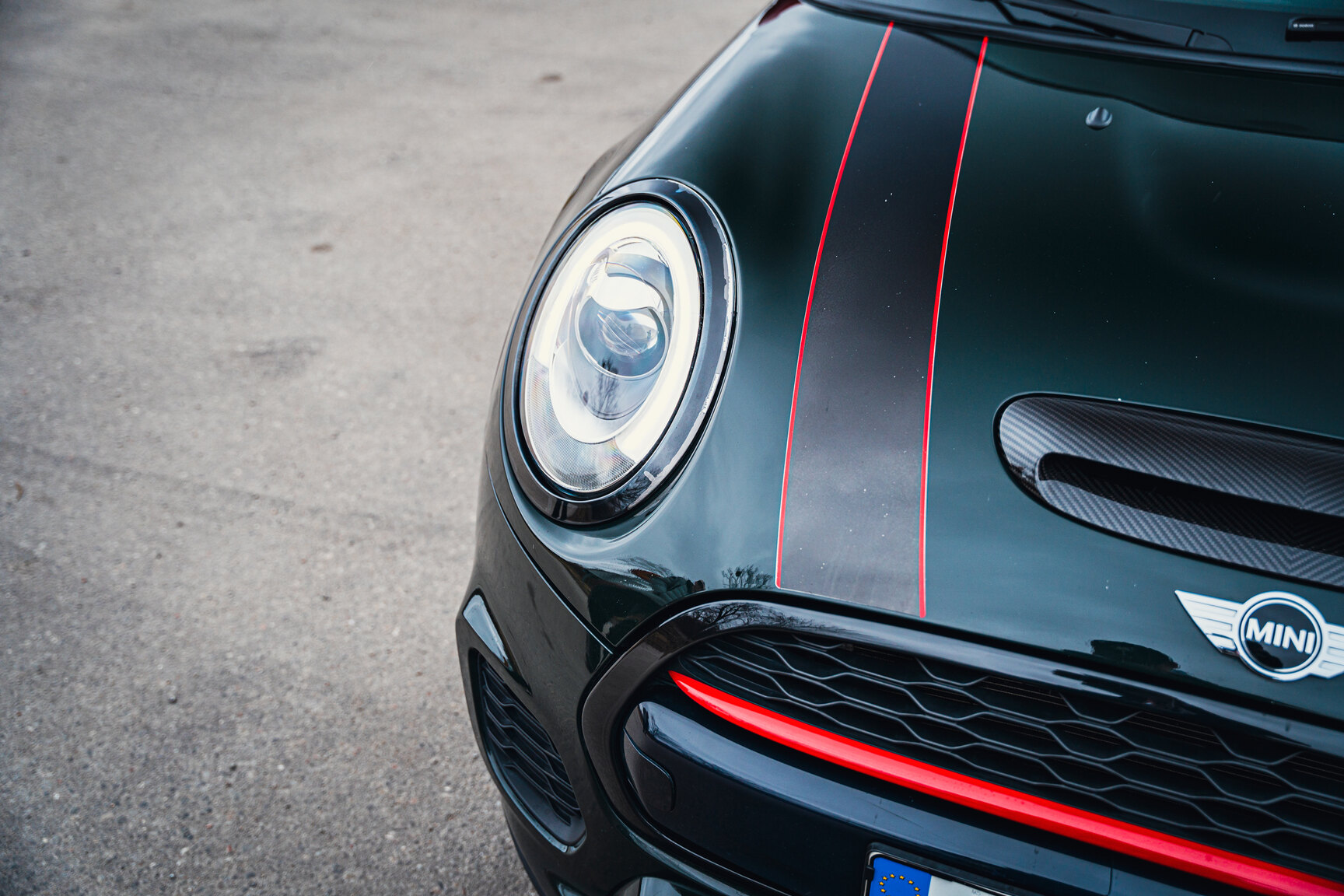 Exteriörbild på 2017 Mini Cooper JCW