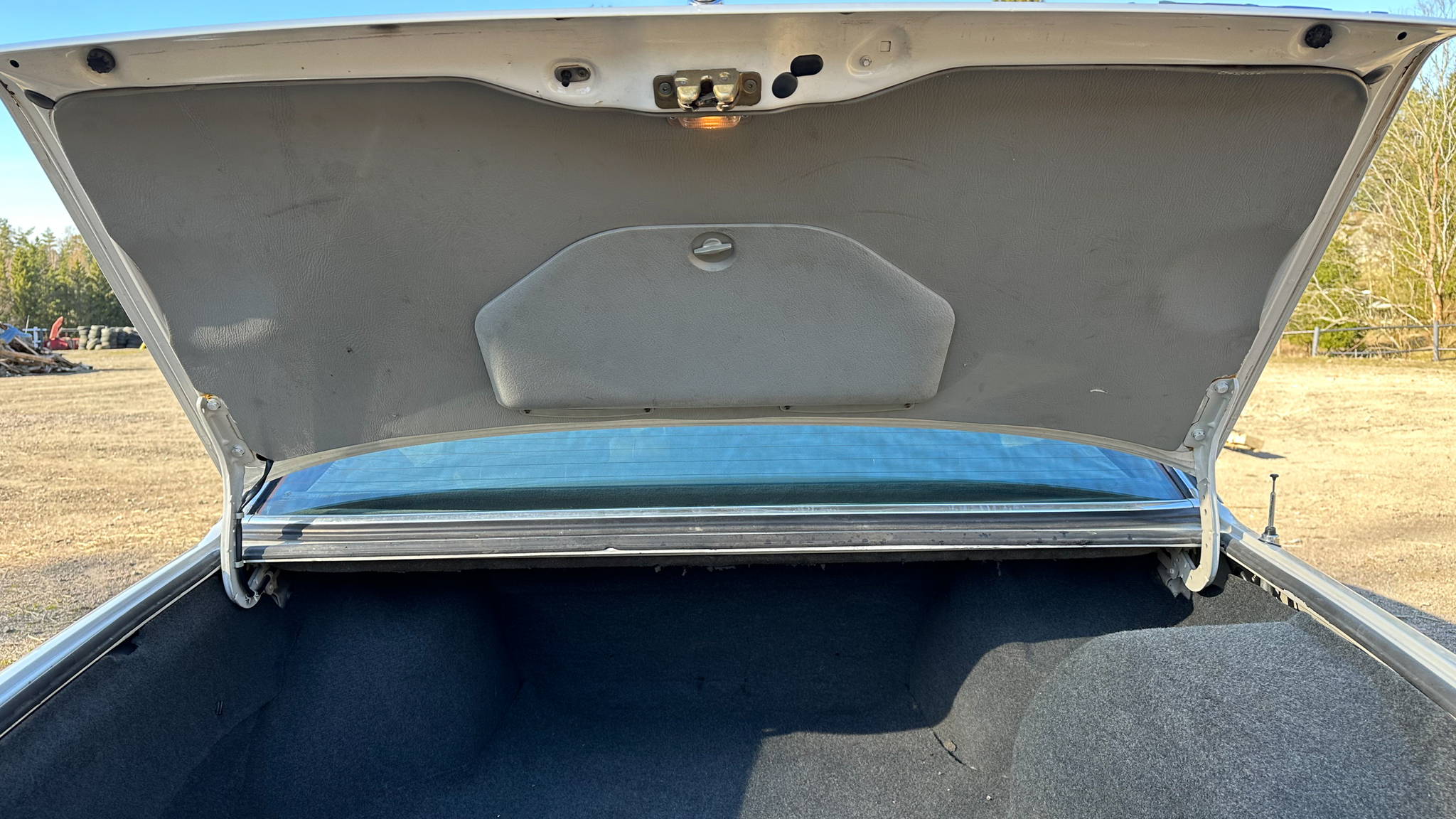 Interiörbild 1984 BMW 745i Executive Automat