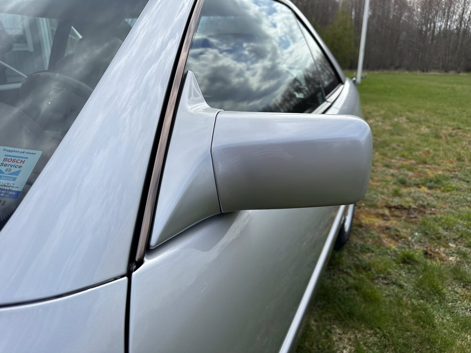 Exterior image of 1992 Mercedes-Benz SL 500 (29)