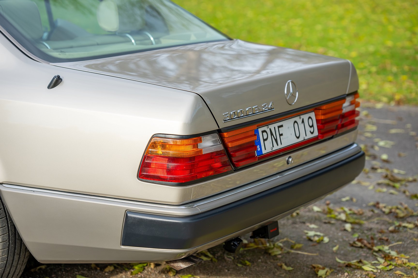 Exteriörbild på 1992 Mercedes-Benz 300 CE-24