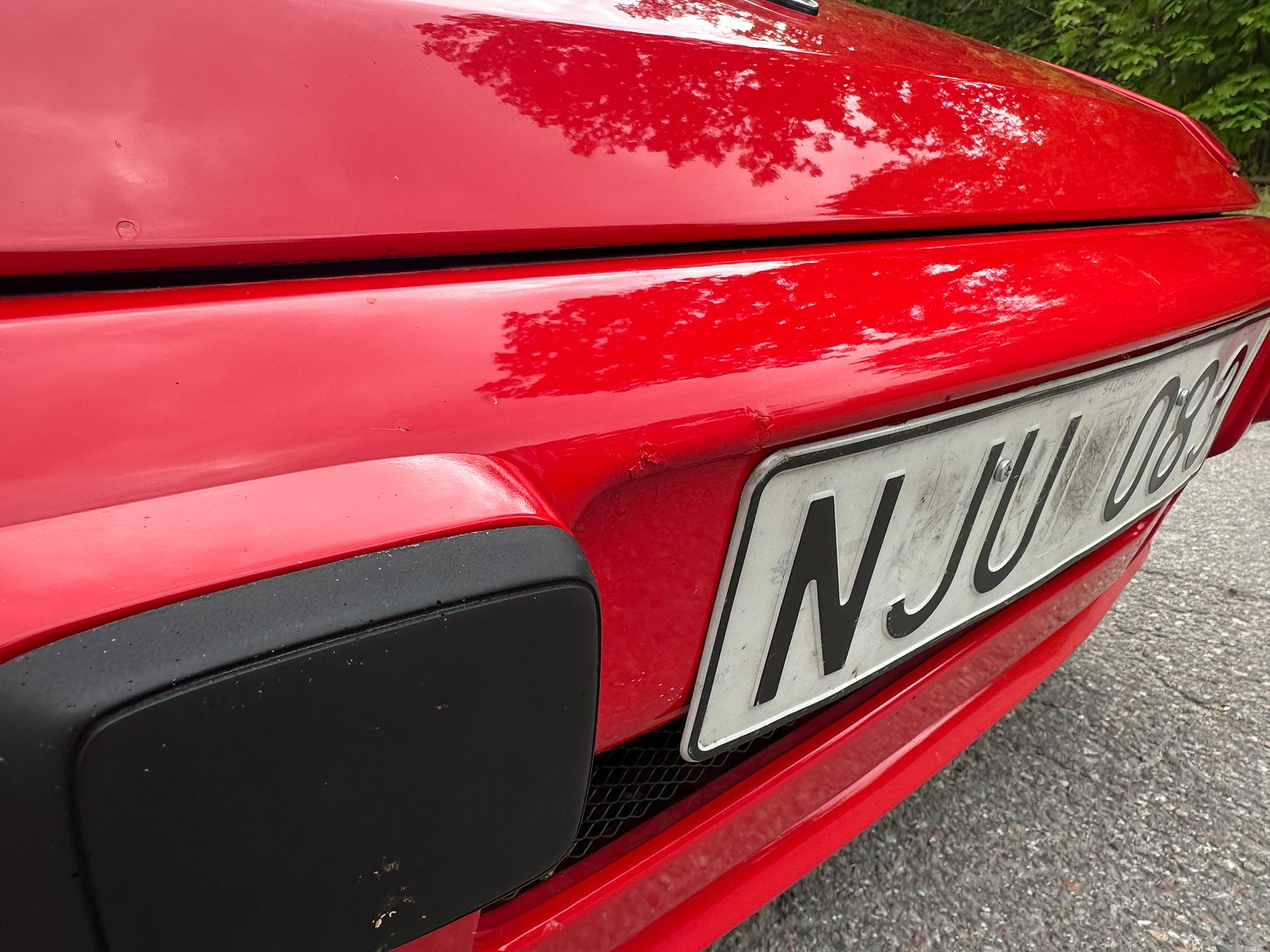 Exterior image of 1988 Porsche 944