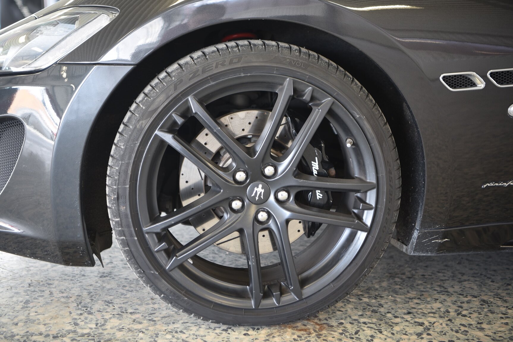 Exterior image of 2016 Maserati Grancabrio (43)