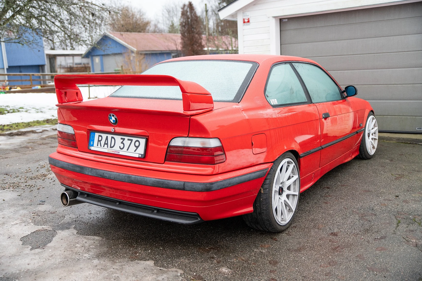 Exterior image of 1992 BMW 325i Turbo (5)