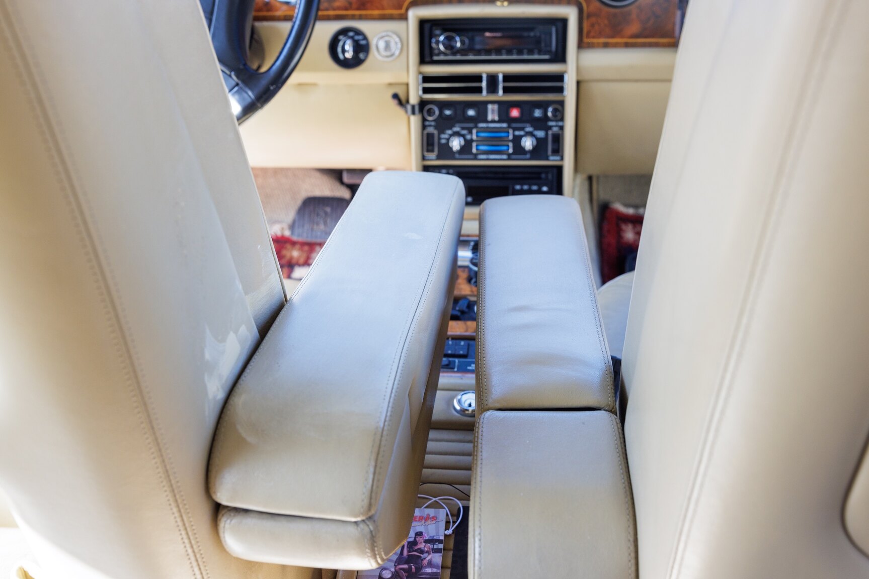Interior image of 1991 Rolls Royce Silver Spur LWB