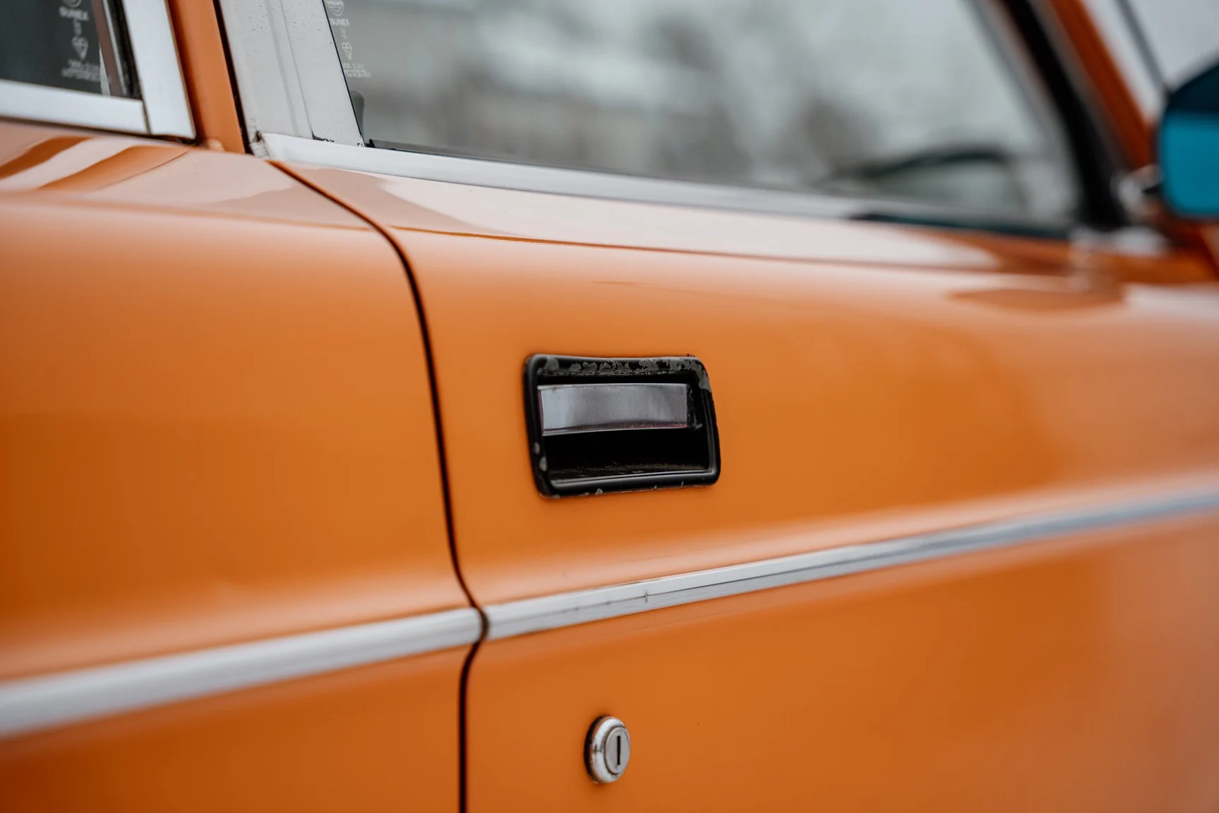 Exteriörbild på 1975 Volvo 242 2-dörrars coupé (47)