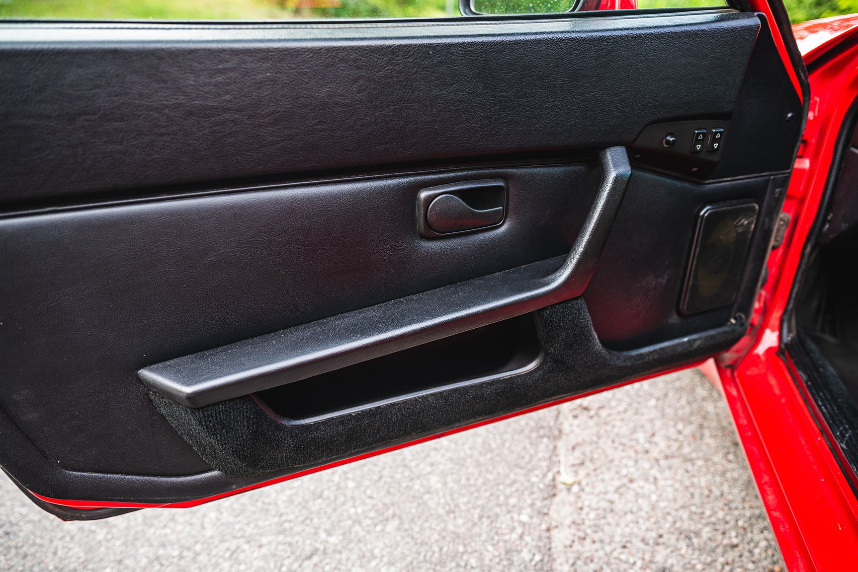Interior image of 1988 Porsche 944