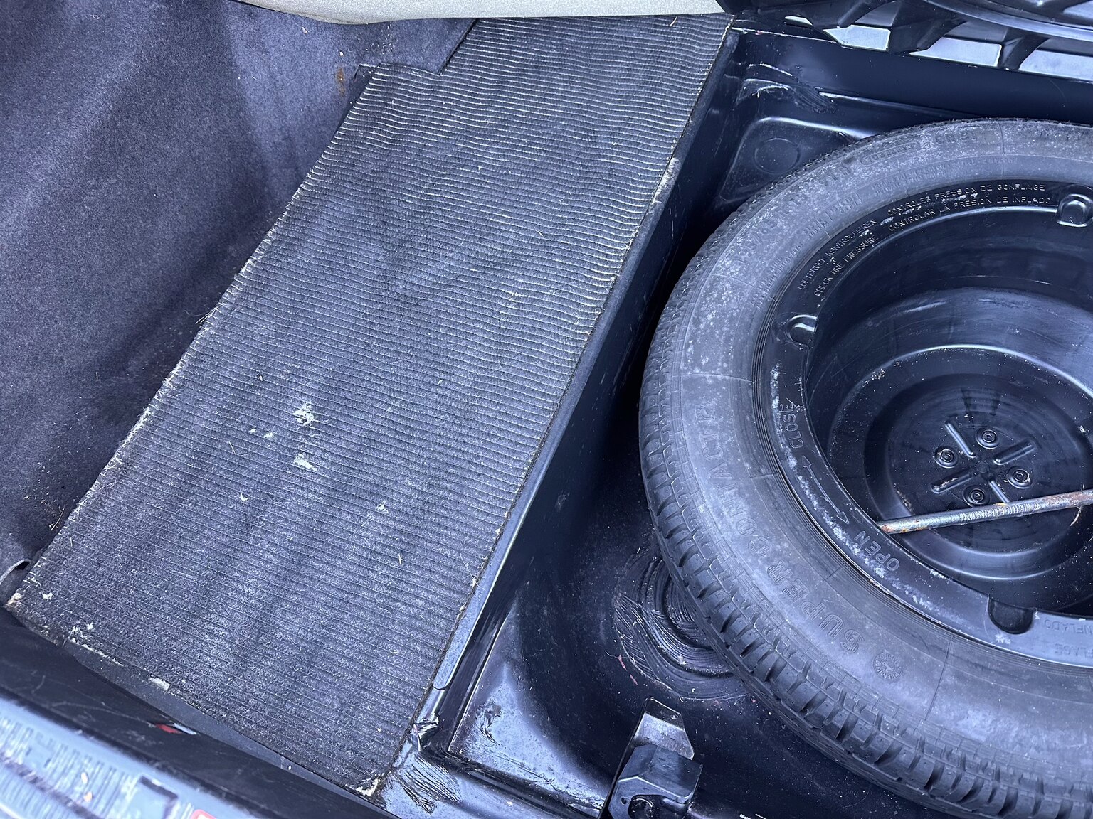Innenraumfoto von 1990 Mercedes-Benz 200 E