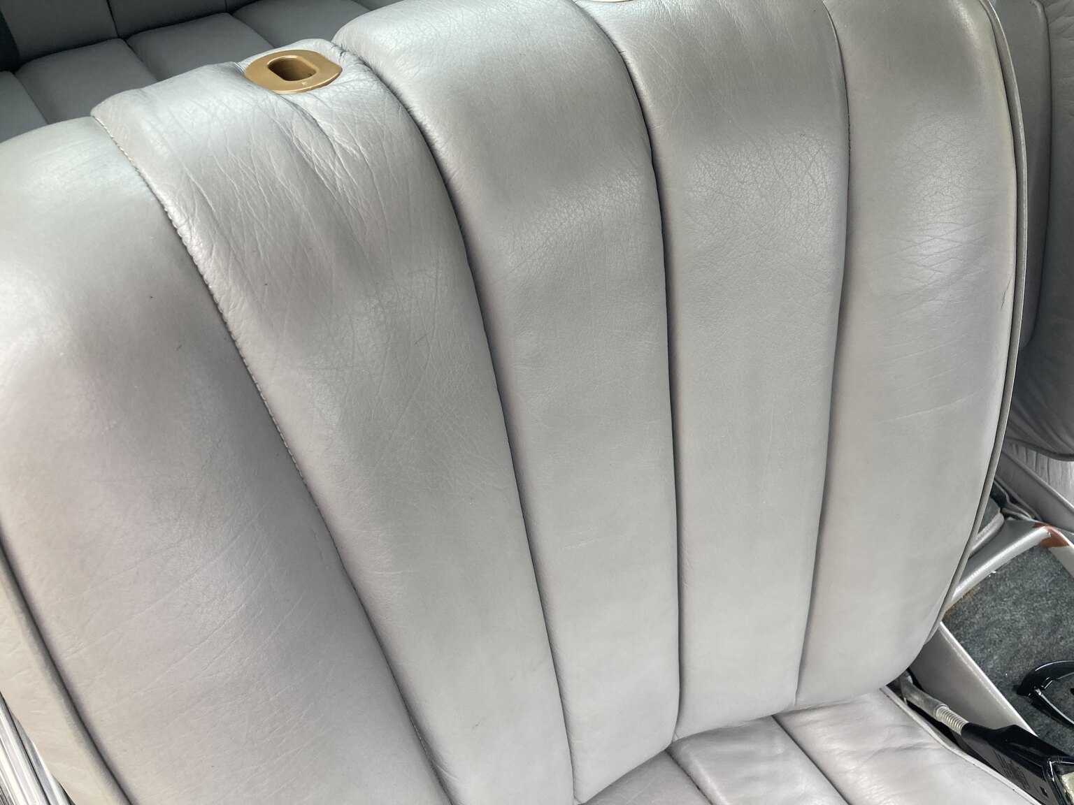 Interior image of 1973 Mercedes-Benz 450 SLC (44)