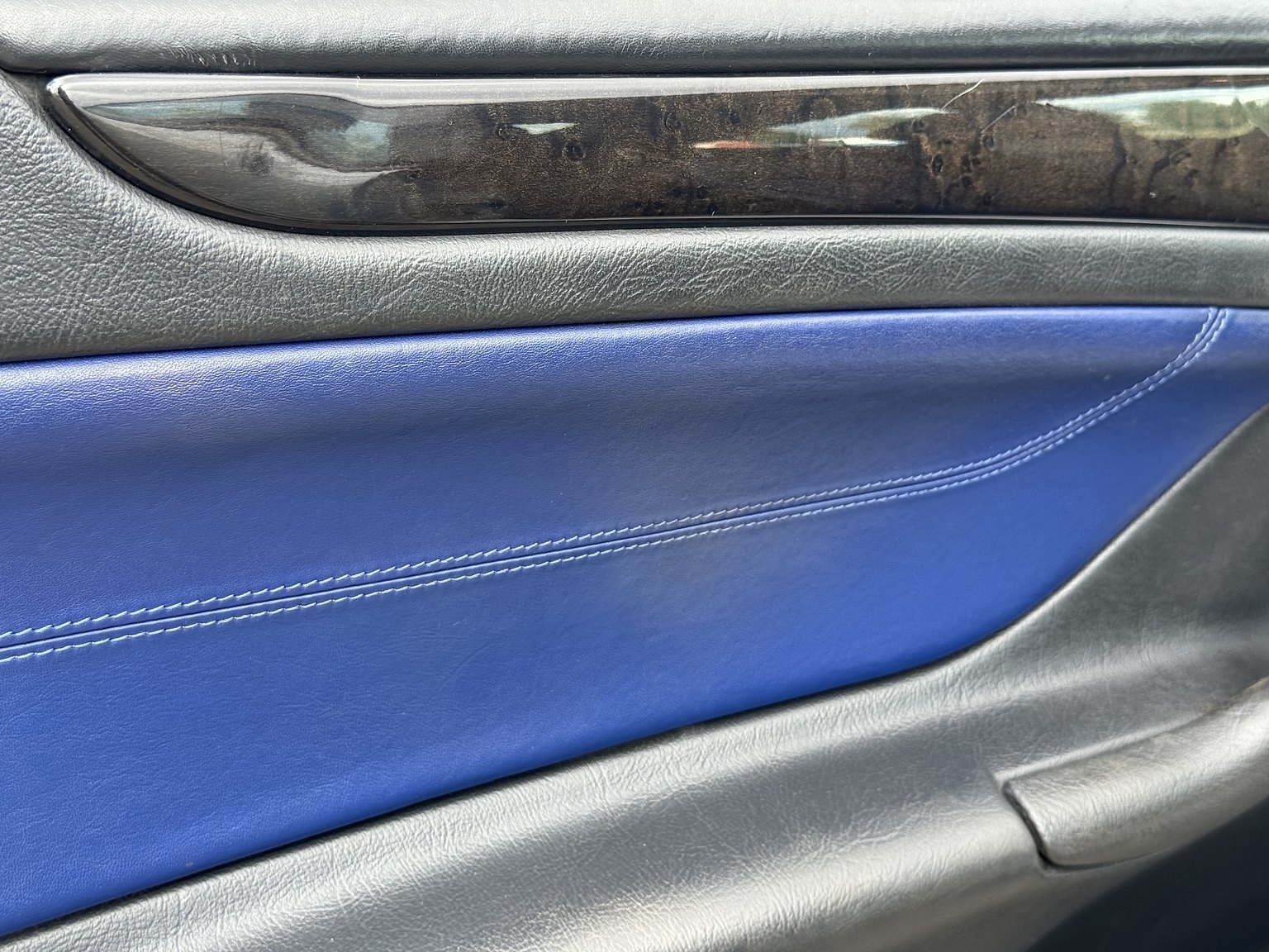 Interior image of 2000 Mercedes-Benz CLK 55 AMG Coupé