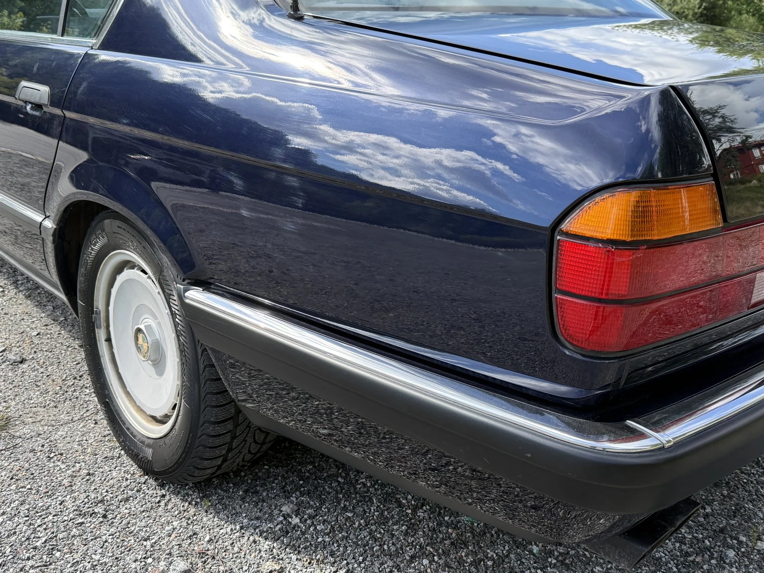 Exteriörbild på 1990 BMW 750i (70)