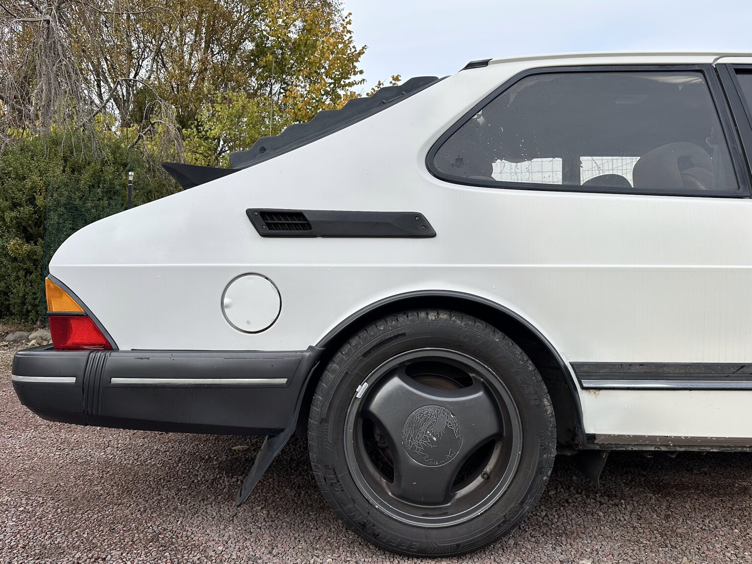 Exterior image of 1991 Saab 900 Turbo