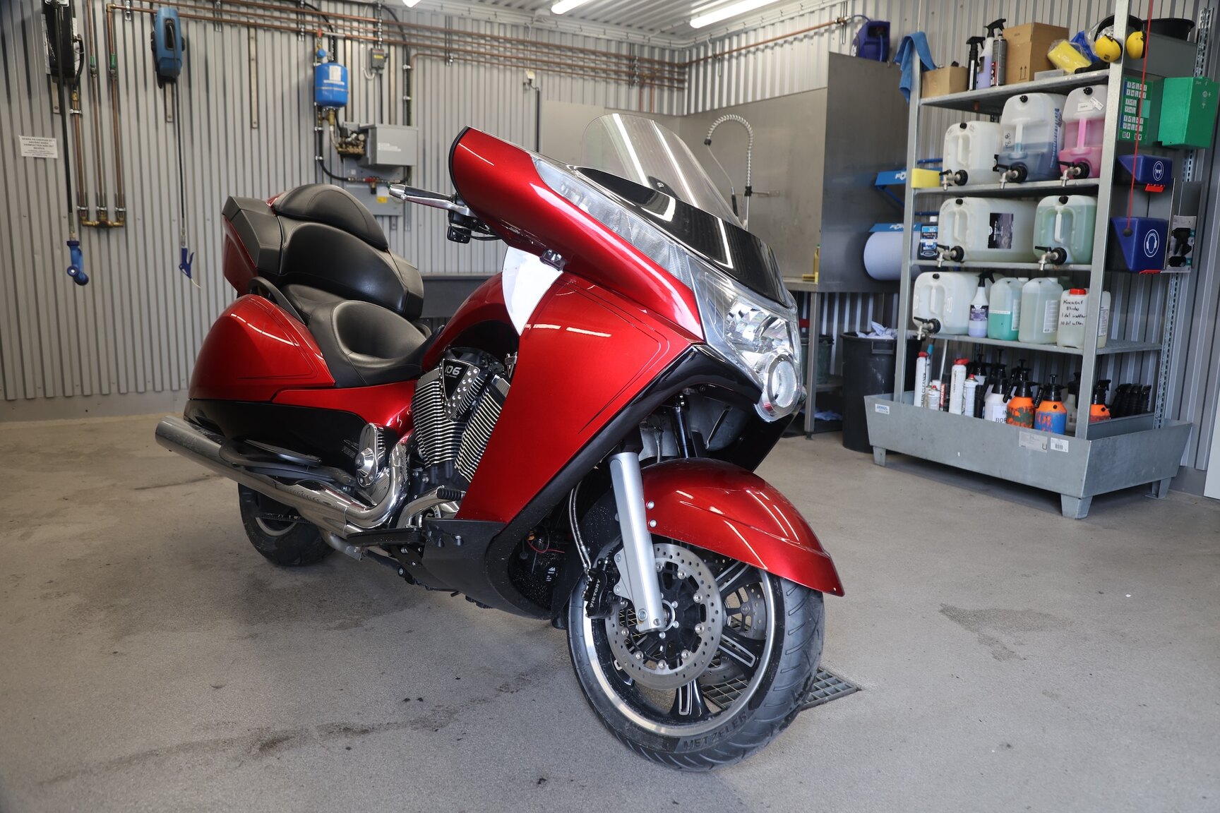 Exterior image of 2015 Victory Vision