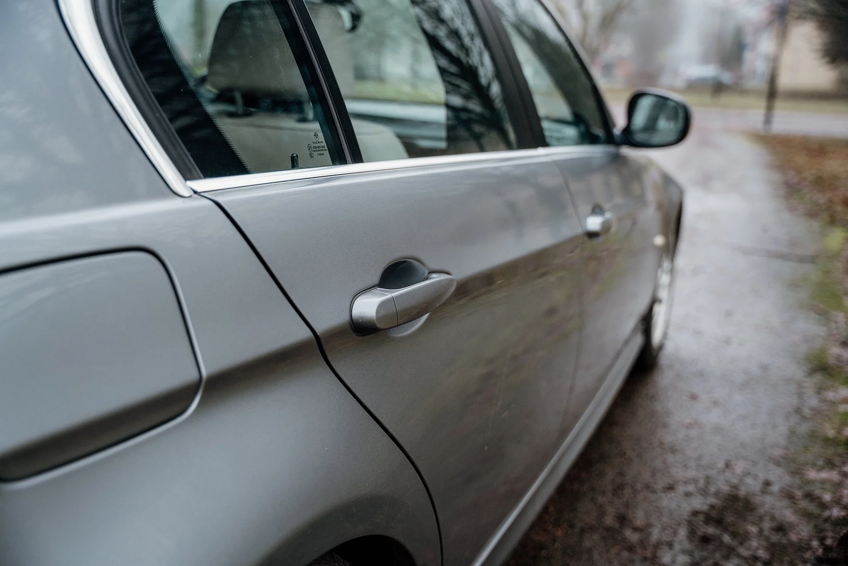 Aussenfoto 2010 BMW 325i Sedan (36)