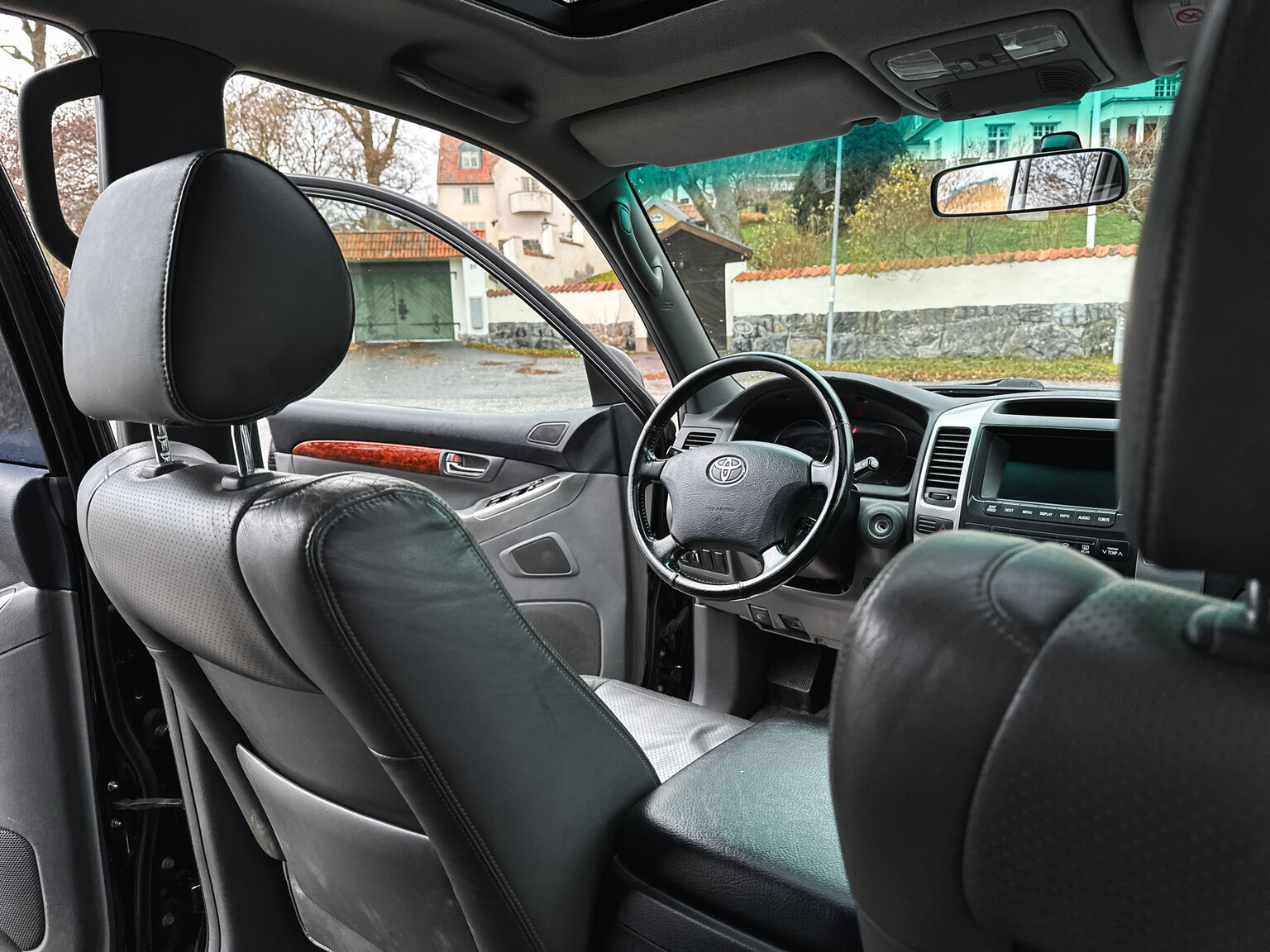 Interior image of 2004 Toyota Land Cruiser