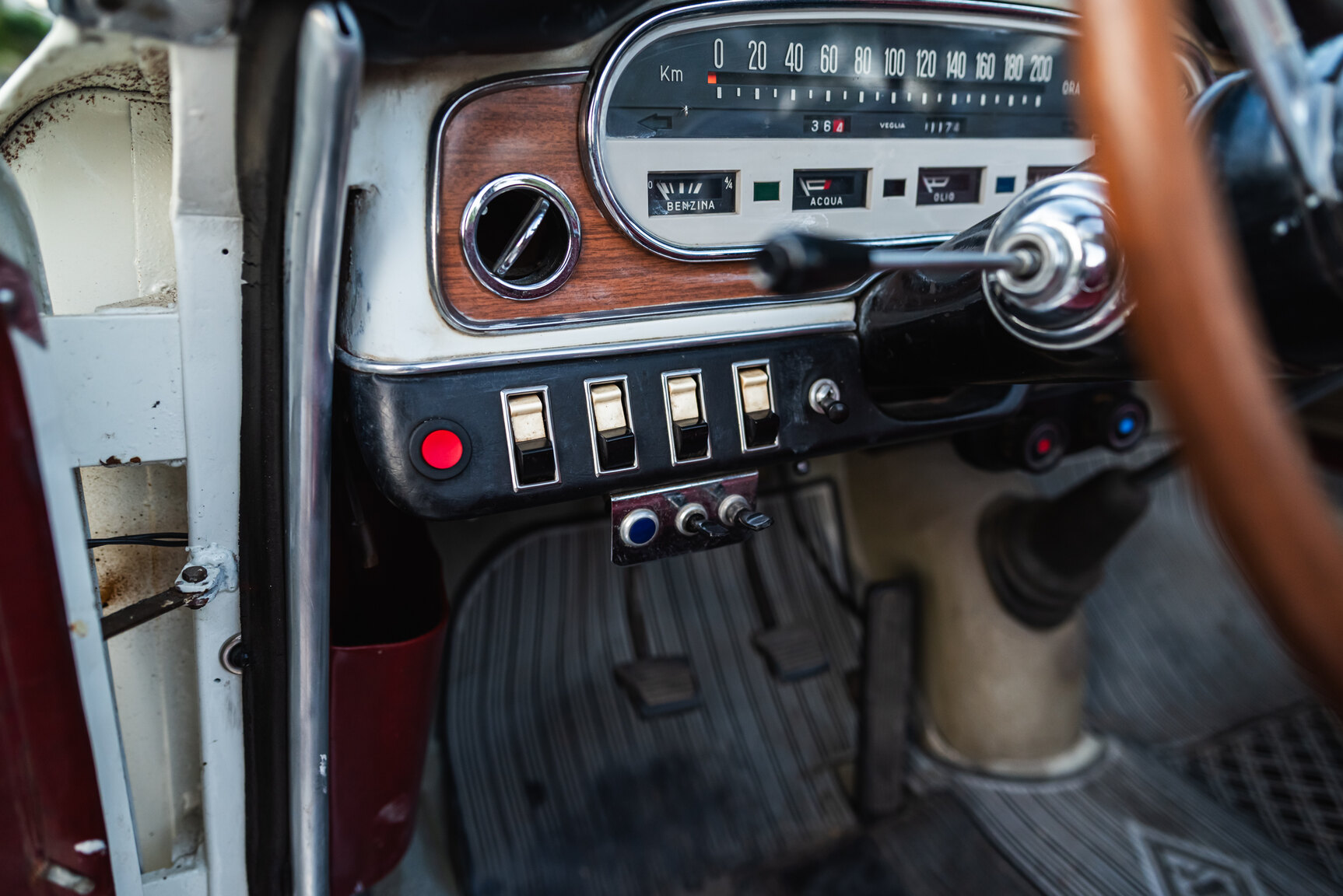 Interior image of 1964 Lancia Flavia Vignale  